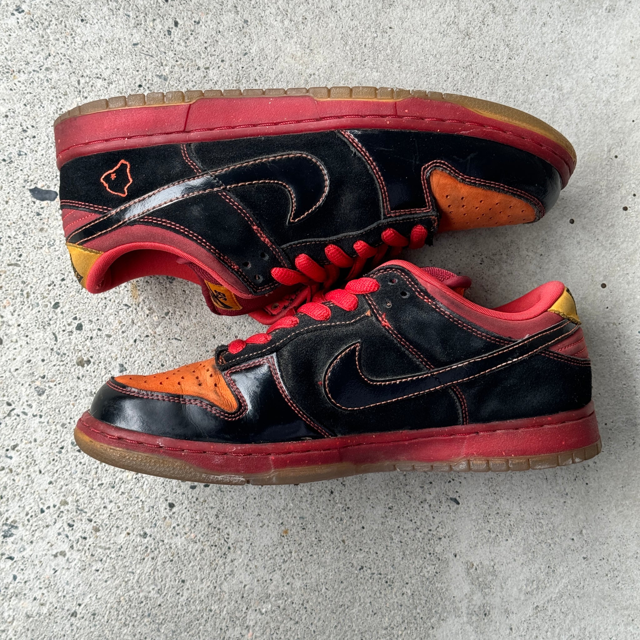 10 US - NIKE SB DUNK LOW HAWAII 2006