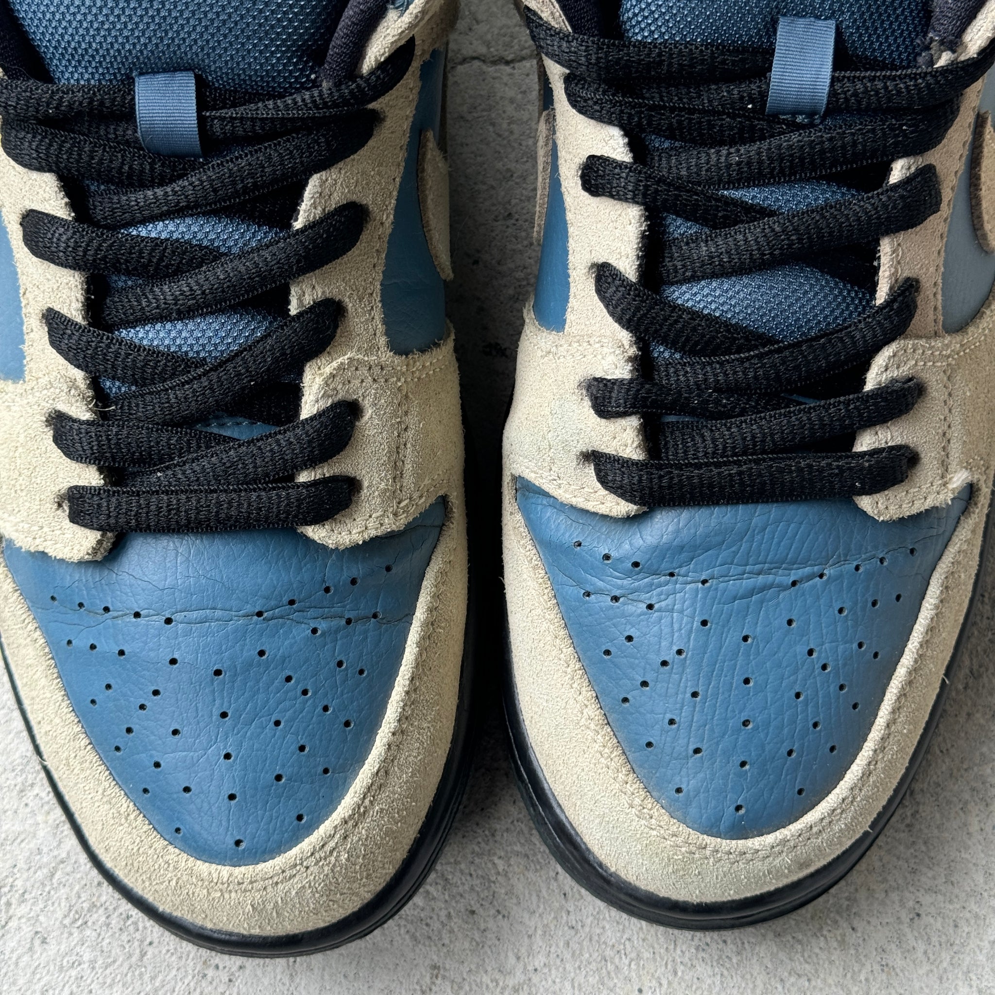 8.5 US - NIKE SB DUNK LOW THUNDERSTORM W BOX 2019