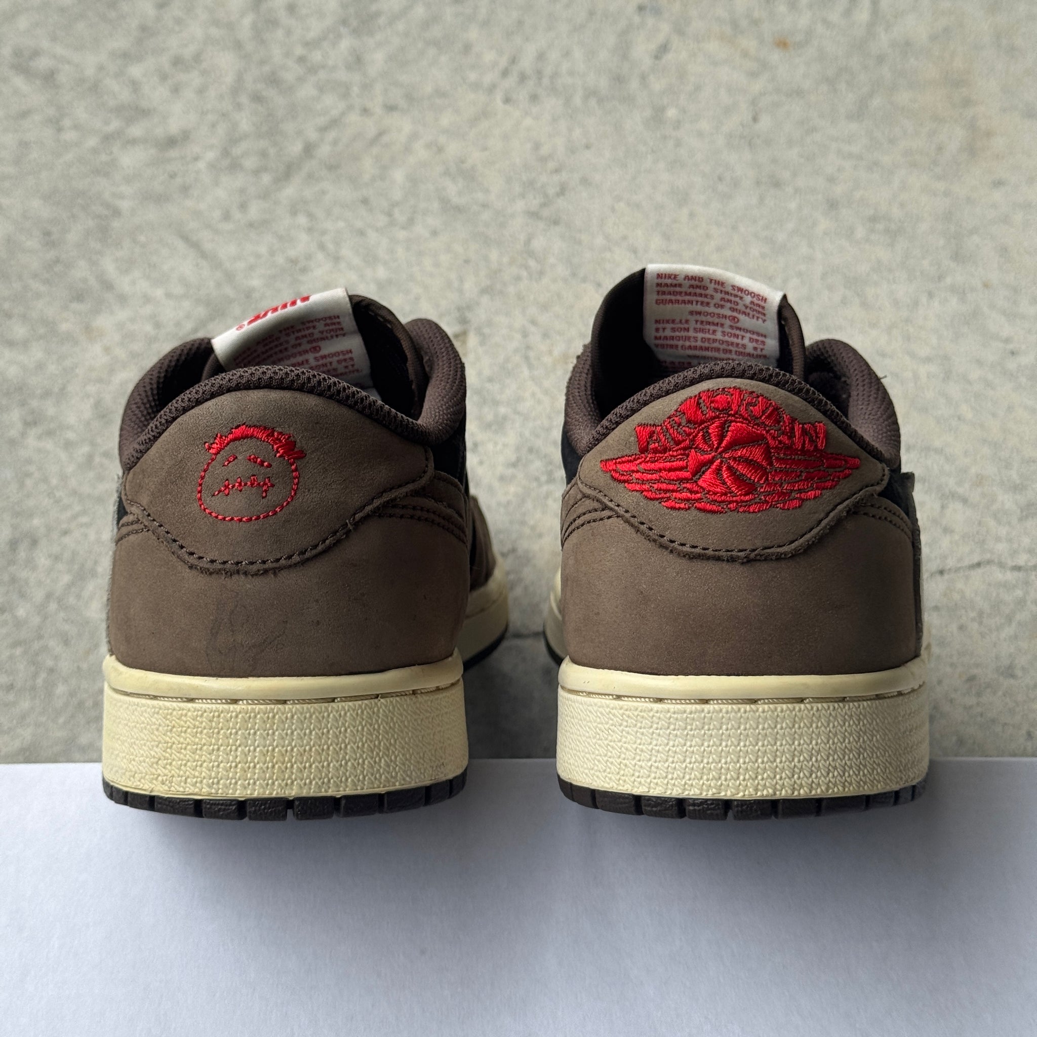 8.5 US - JORDAN 1 LOW TRAVIS SCOTT MOCHA 2019