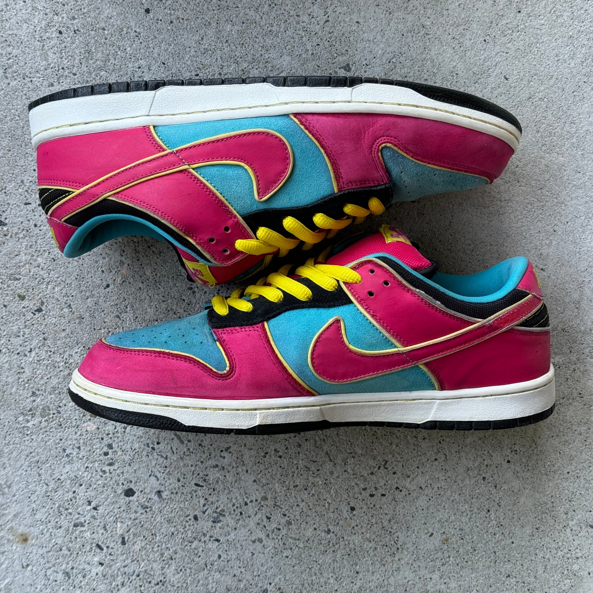 13 US - NIKE SB DUNK LOW MS PACMAN W BOX 2009
