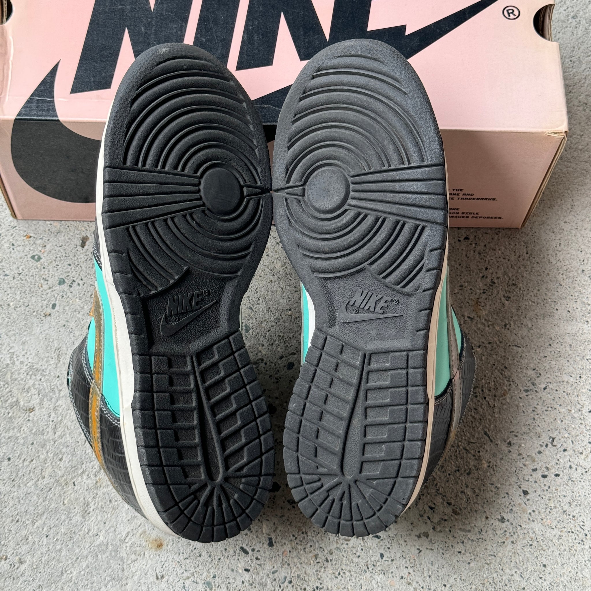 9 US - NIKE SB DUNK LOW TIFFANY W BOX 2005