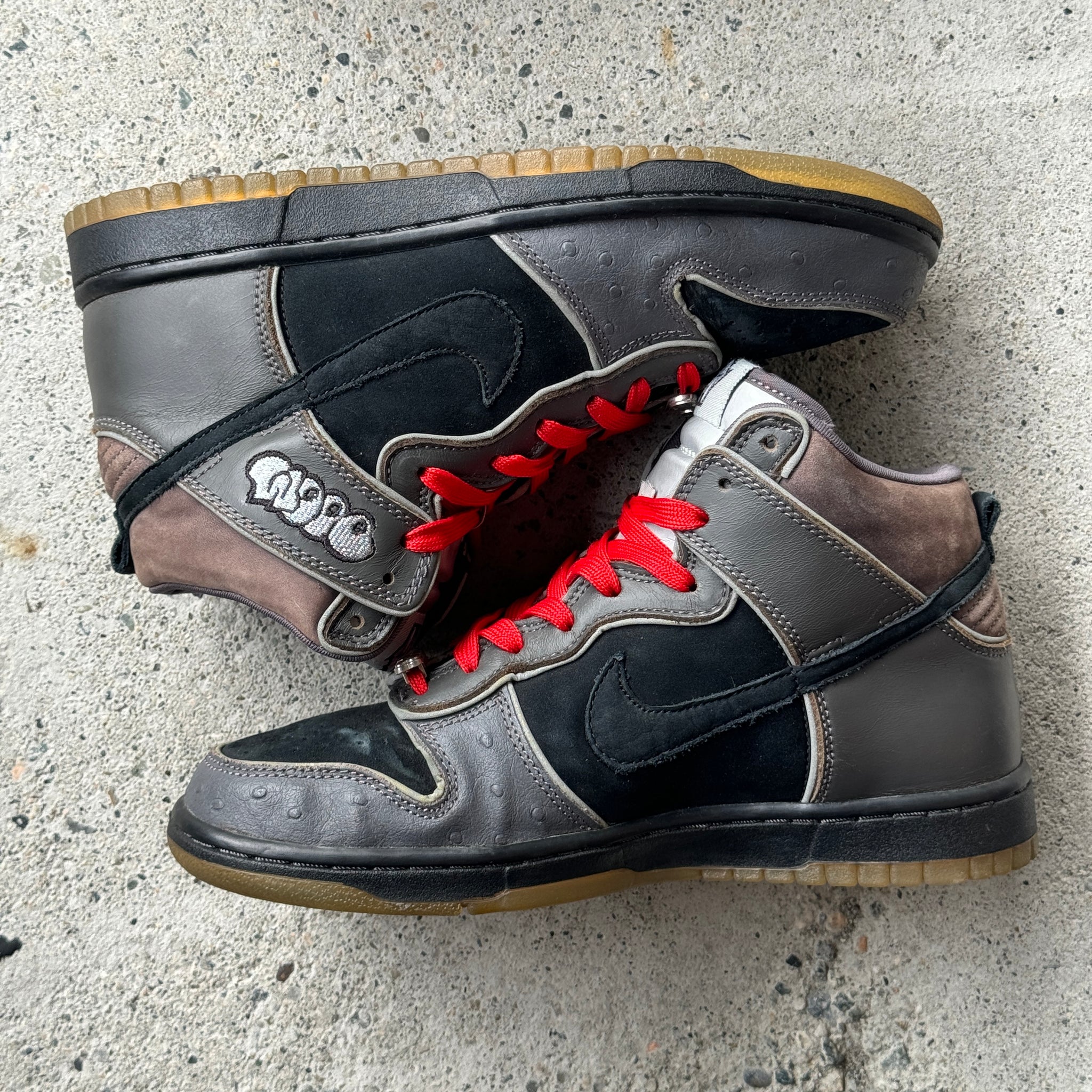6.5 US - NIKE SB DUNK HIGH MF DOOM 2007
