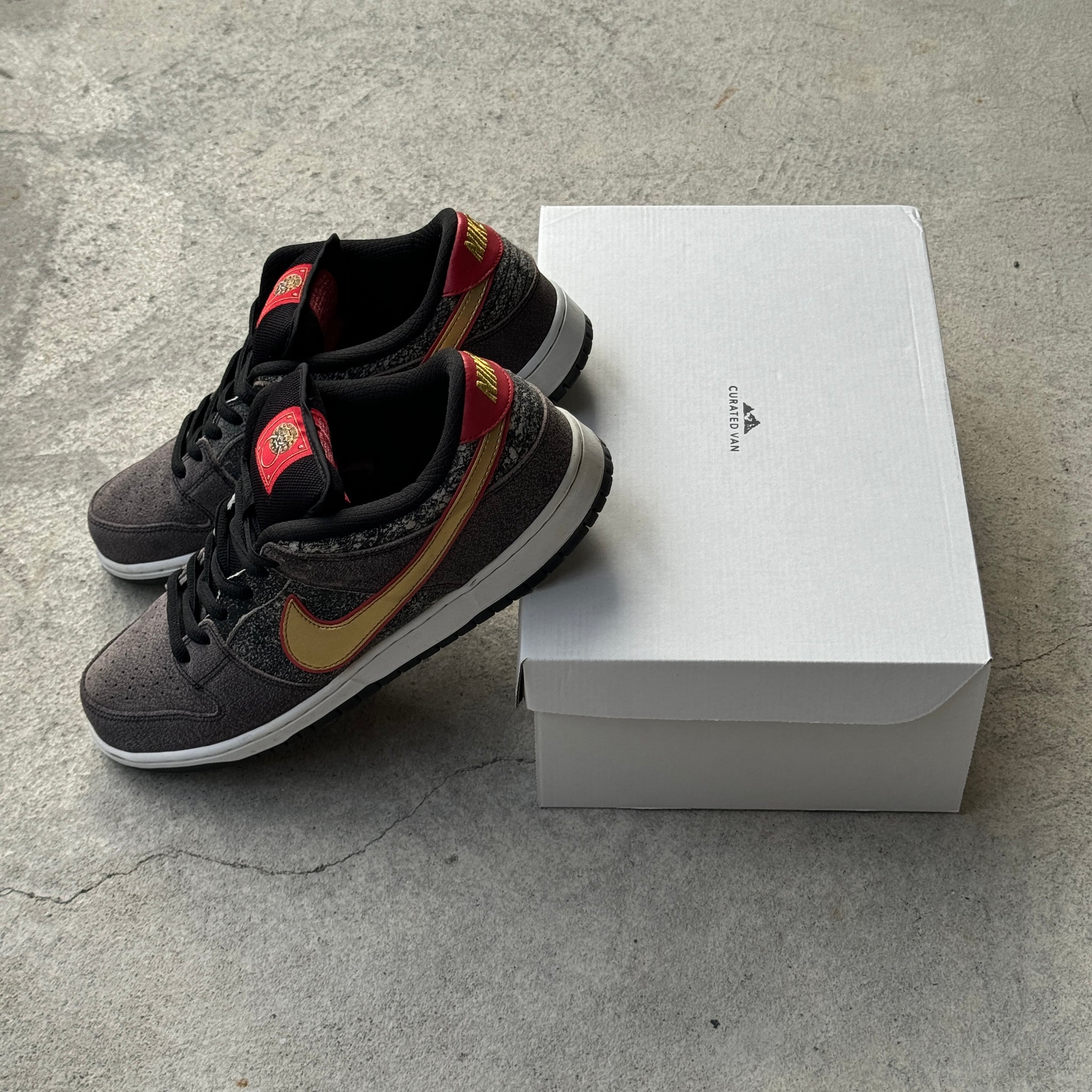 13 US -  NIKE SB DUNK LOW BEIJING  2014