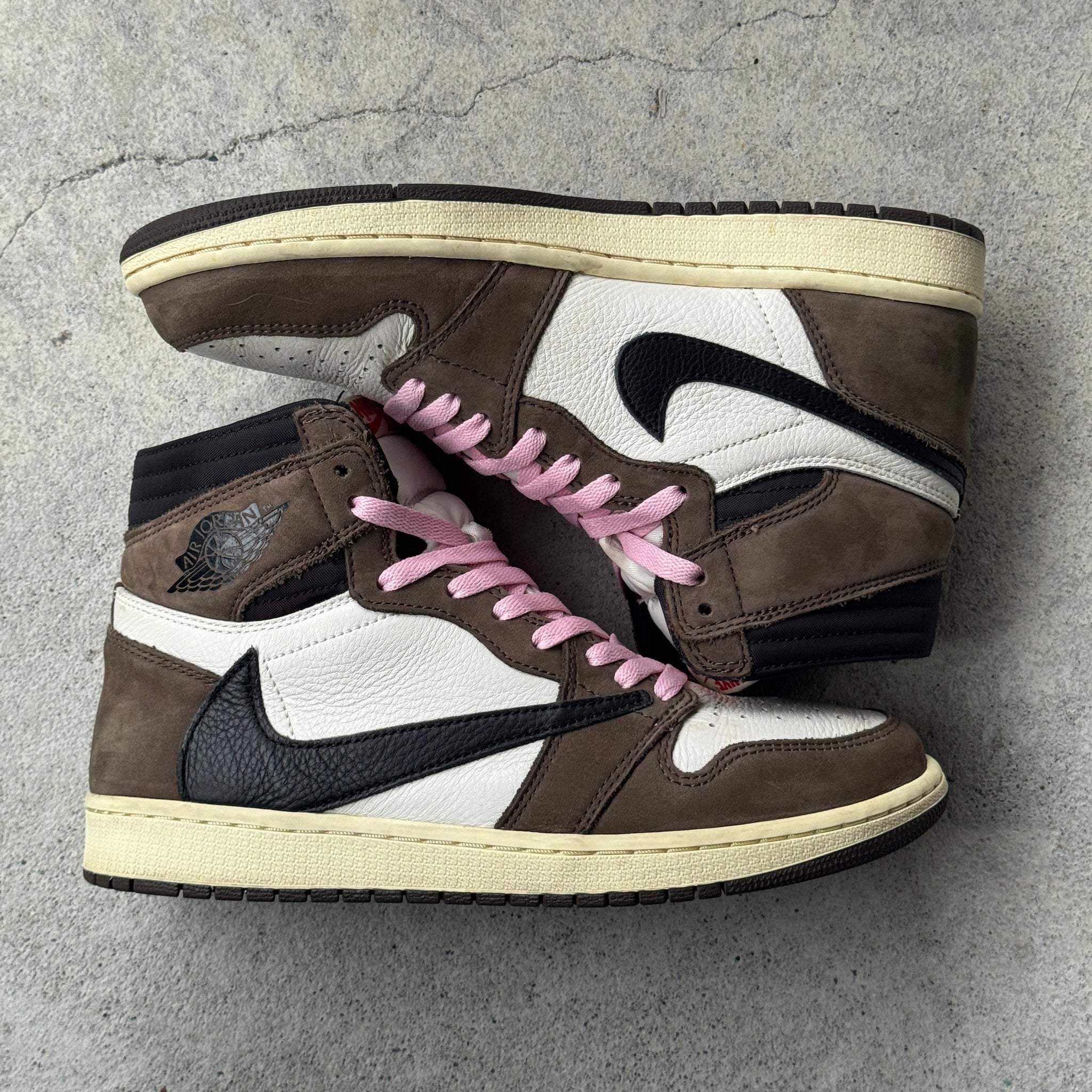 9 US - JORDAN 1 HIGH TRAVIS SCOTT MOCHA W BOX 2019