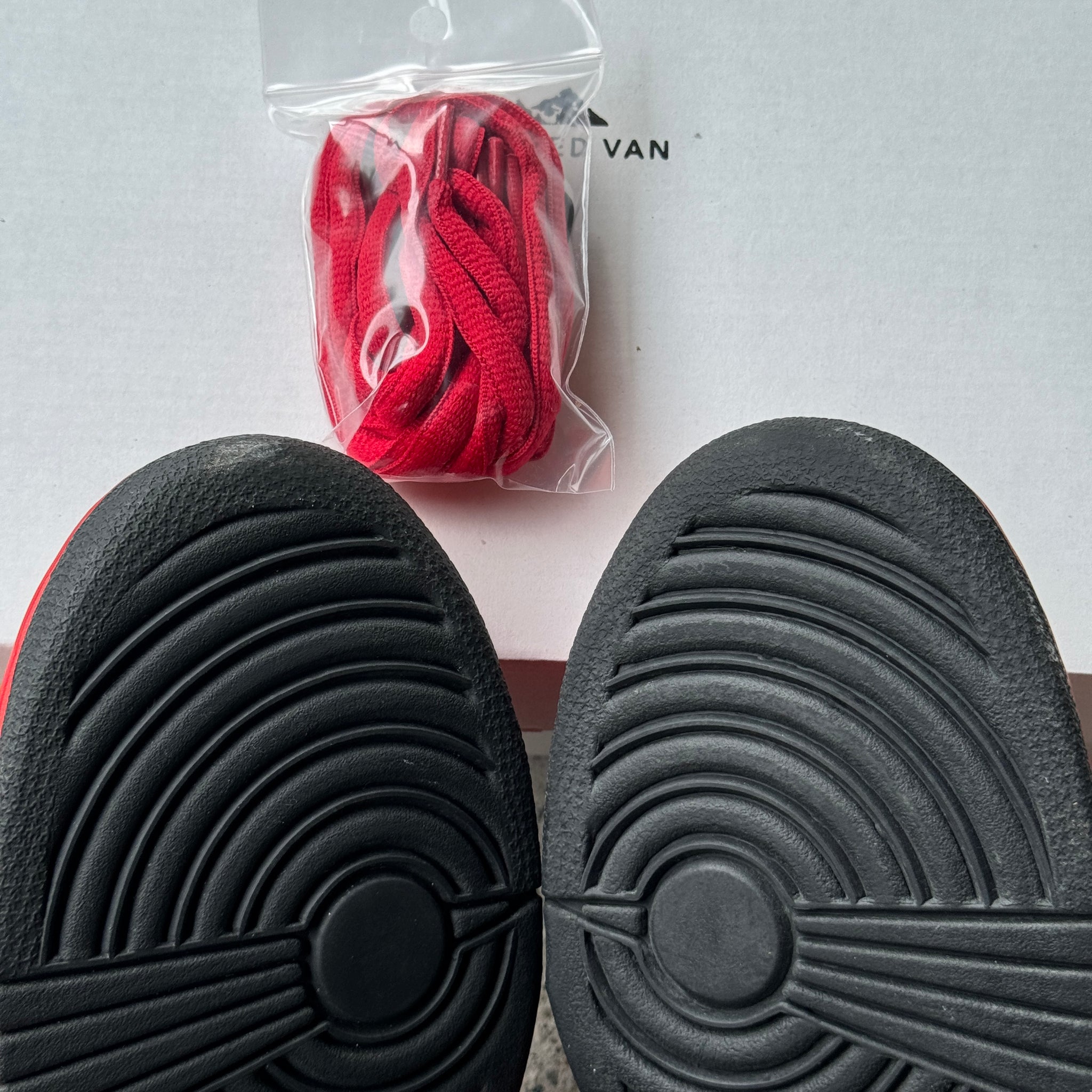 9 US - NIKE SB DUNK LOW TRUE RED 2003