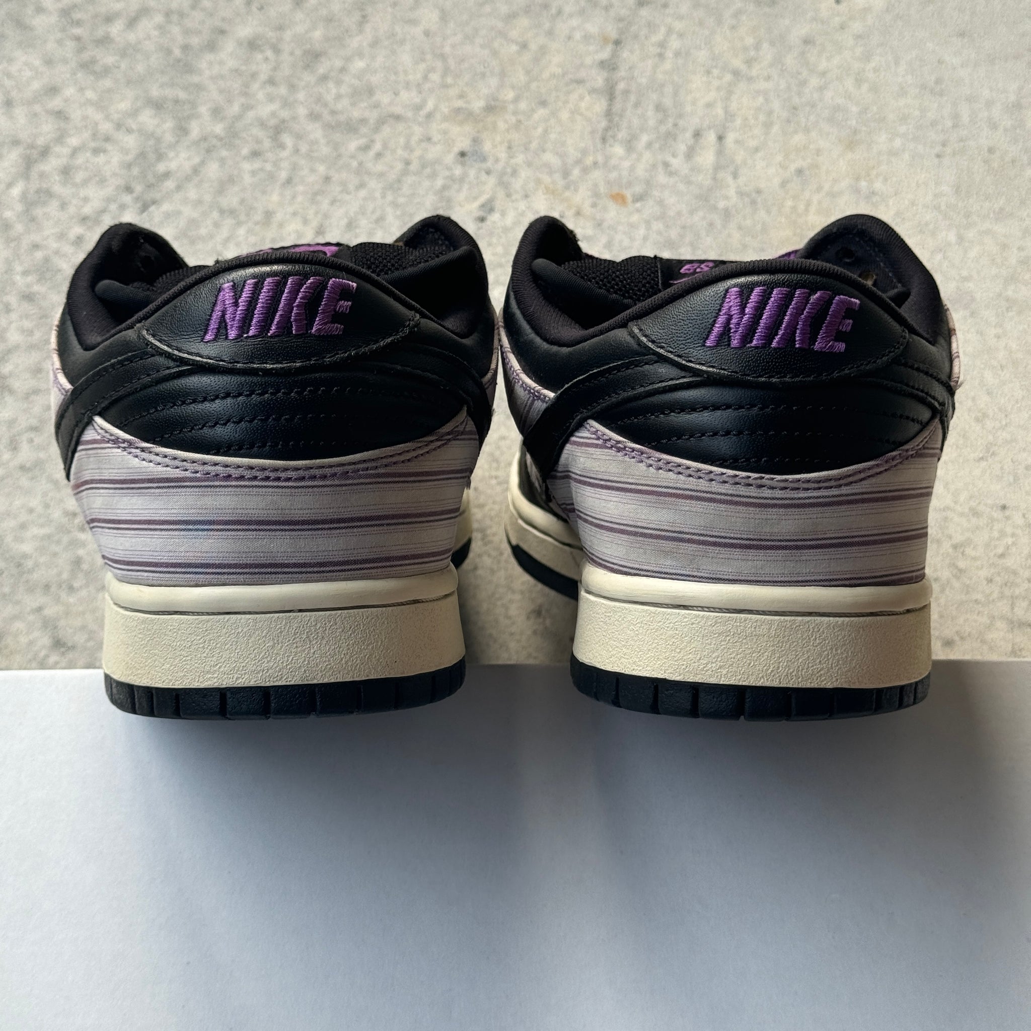 10.5 US - NIKE SB DUNK LOW PURPLE AVENGER 2005