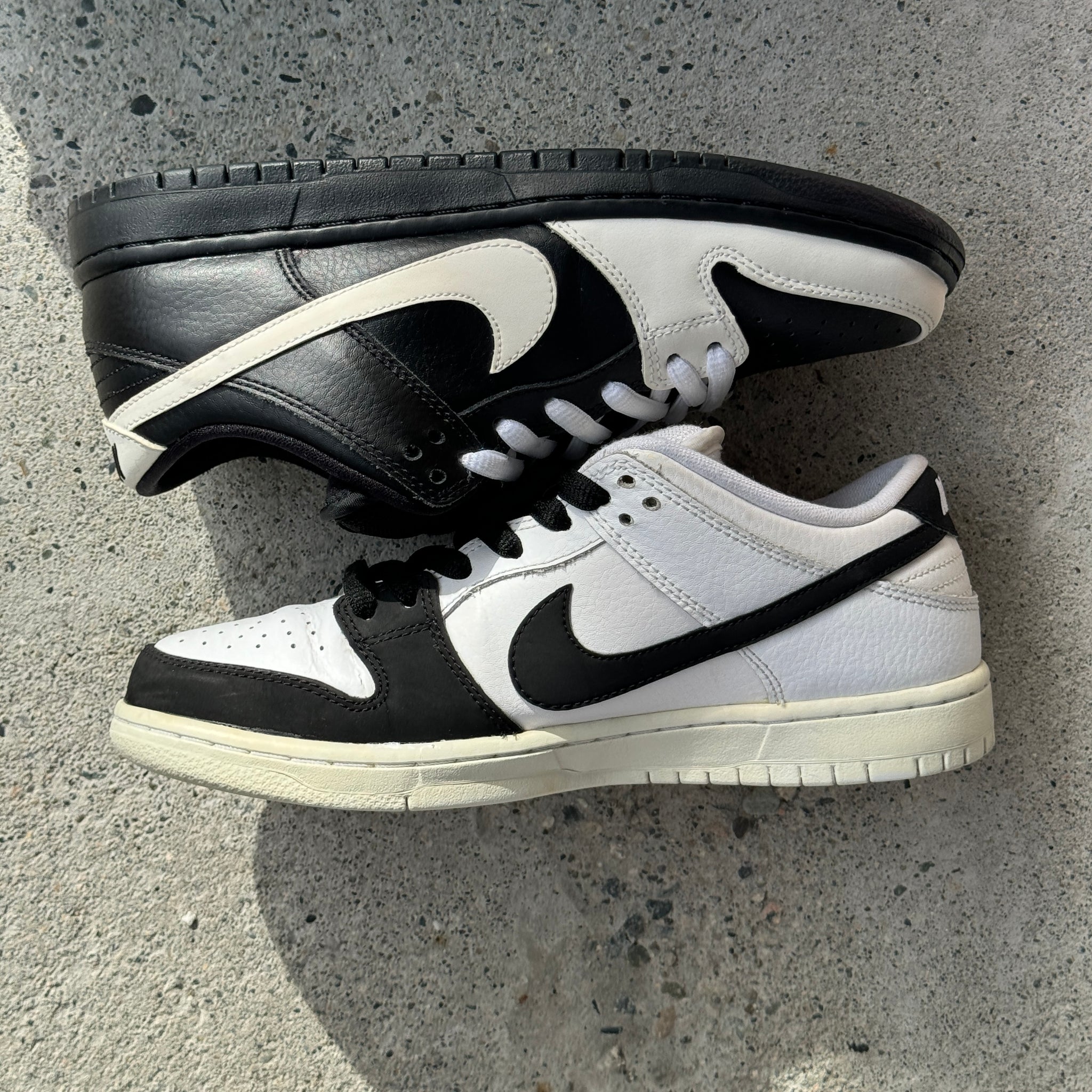 8 US - NIKE SB DUNK LOW YIN YANG W BOX 2015