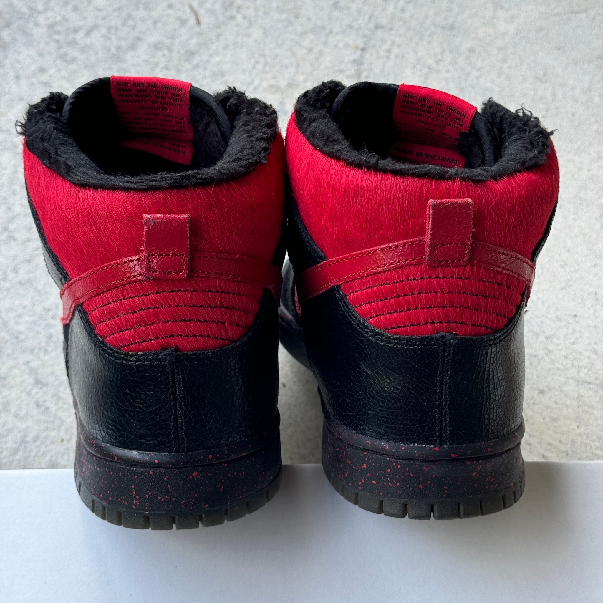 12 US - NIKE SB DUNK HIGH KRAMPUS 2012