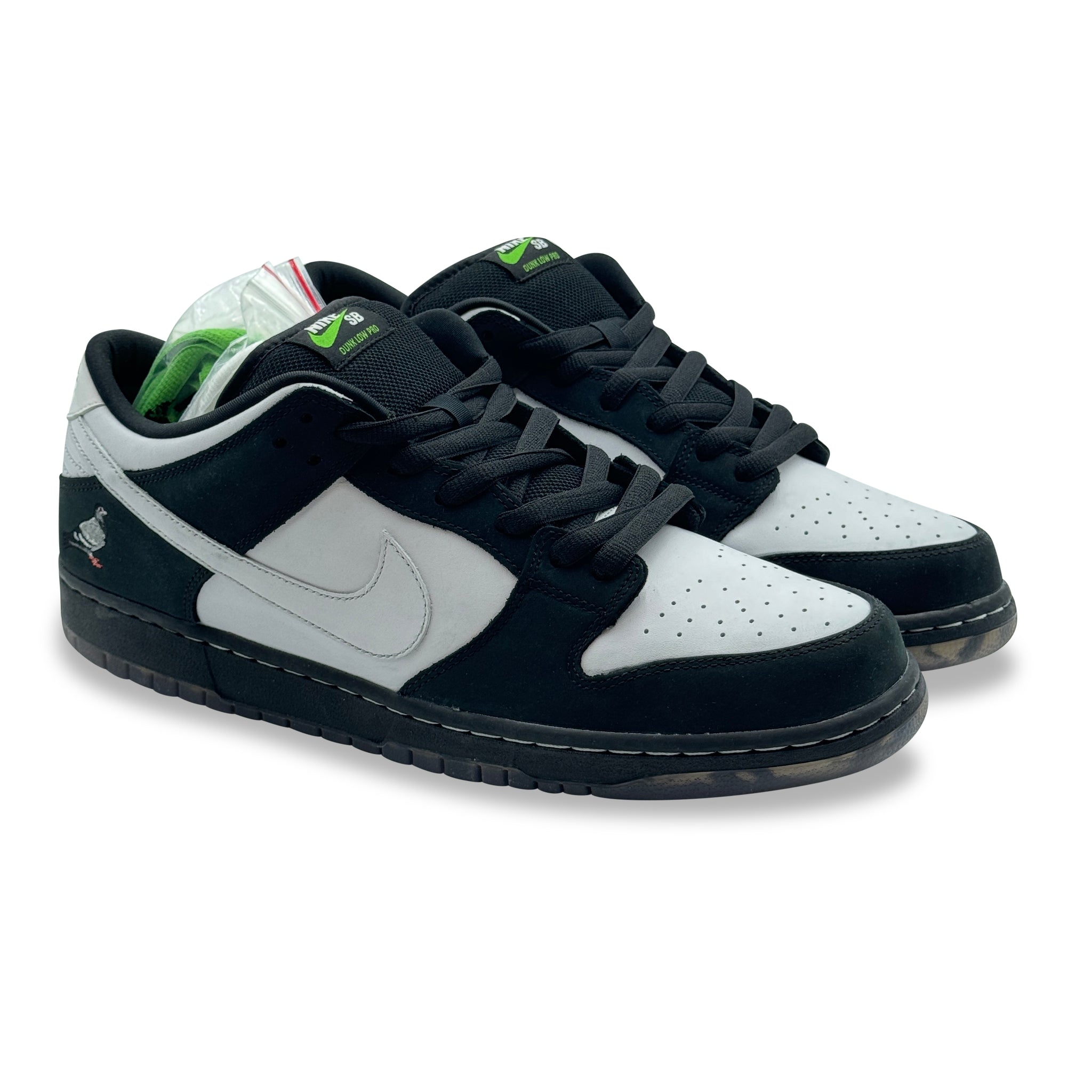 13 US - DS NIKE SB DUNK LOW STAPLE PANDA PIGEON W BOX 2019