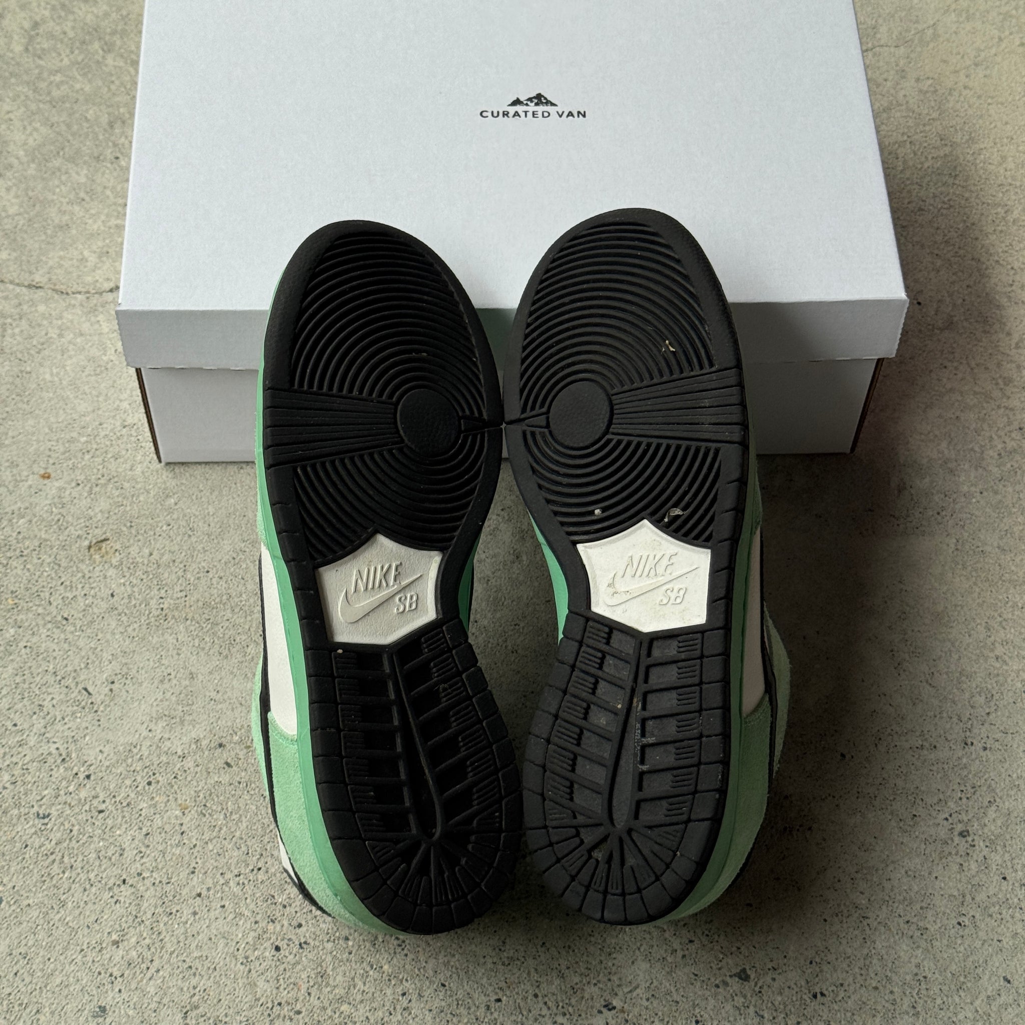 11 US - NIKE SB DUNK LOW SEA CRYSTAL 2016