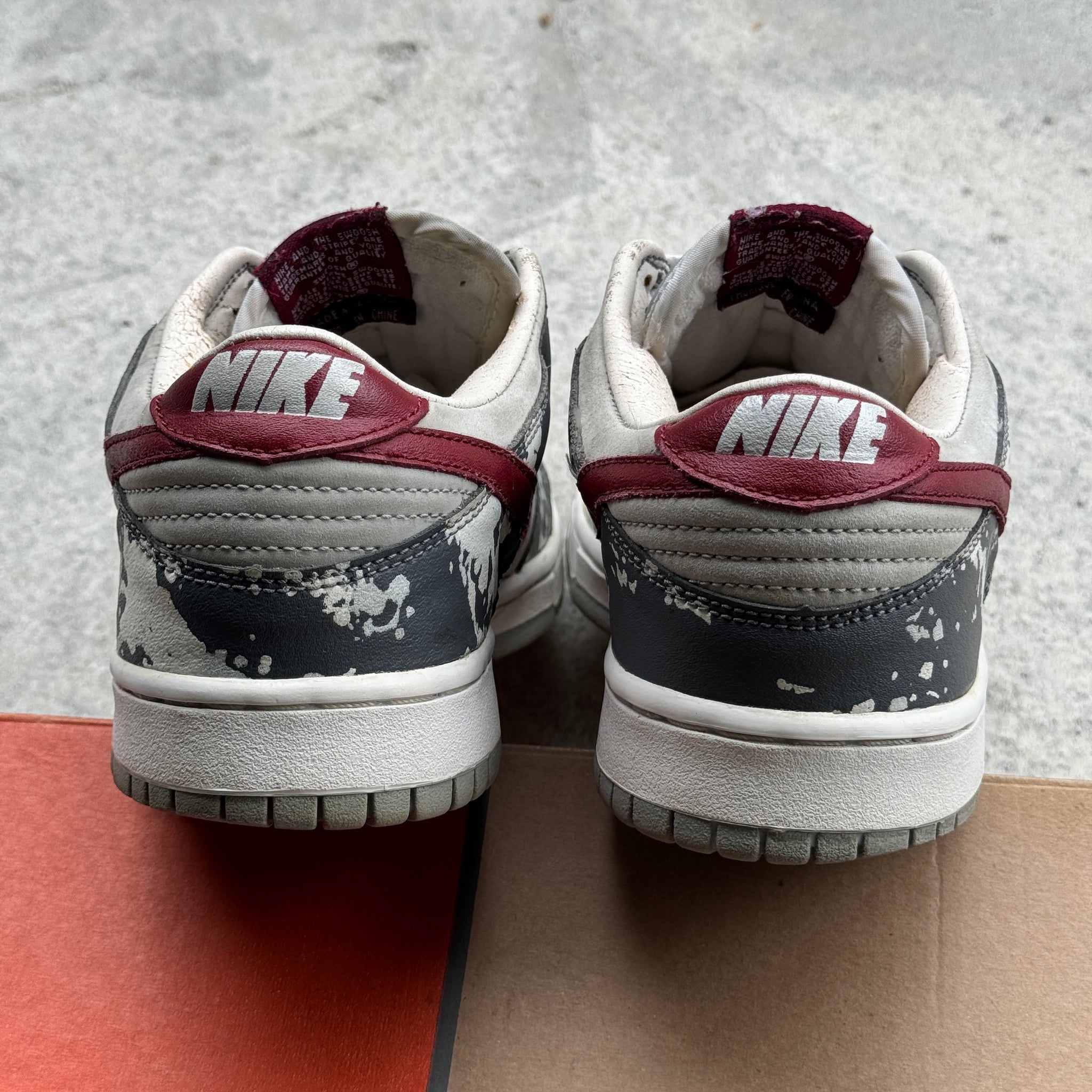 9 US - NIKE DUNK LOW SPLATTER W BOX 2003