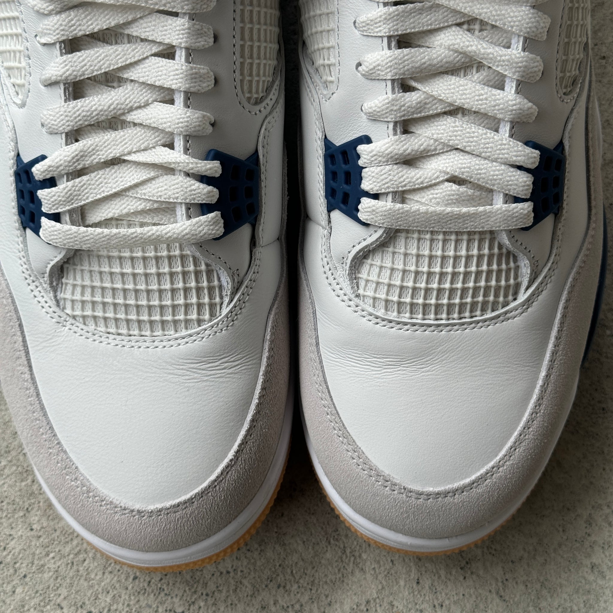 12.5 US - JORDAN 4 SB NAVY W BOX 2025