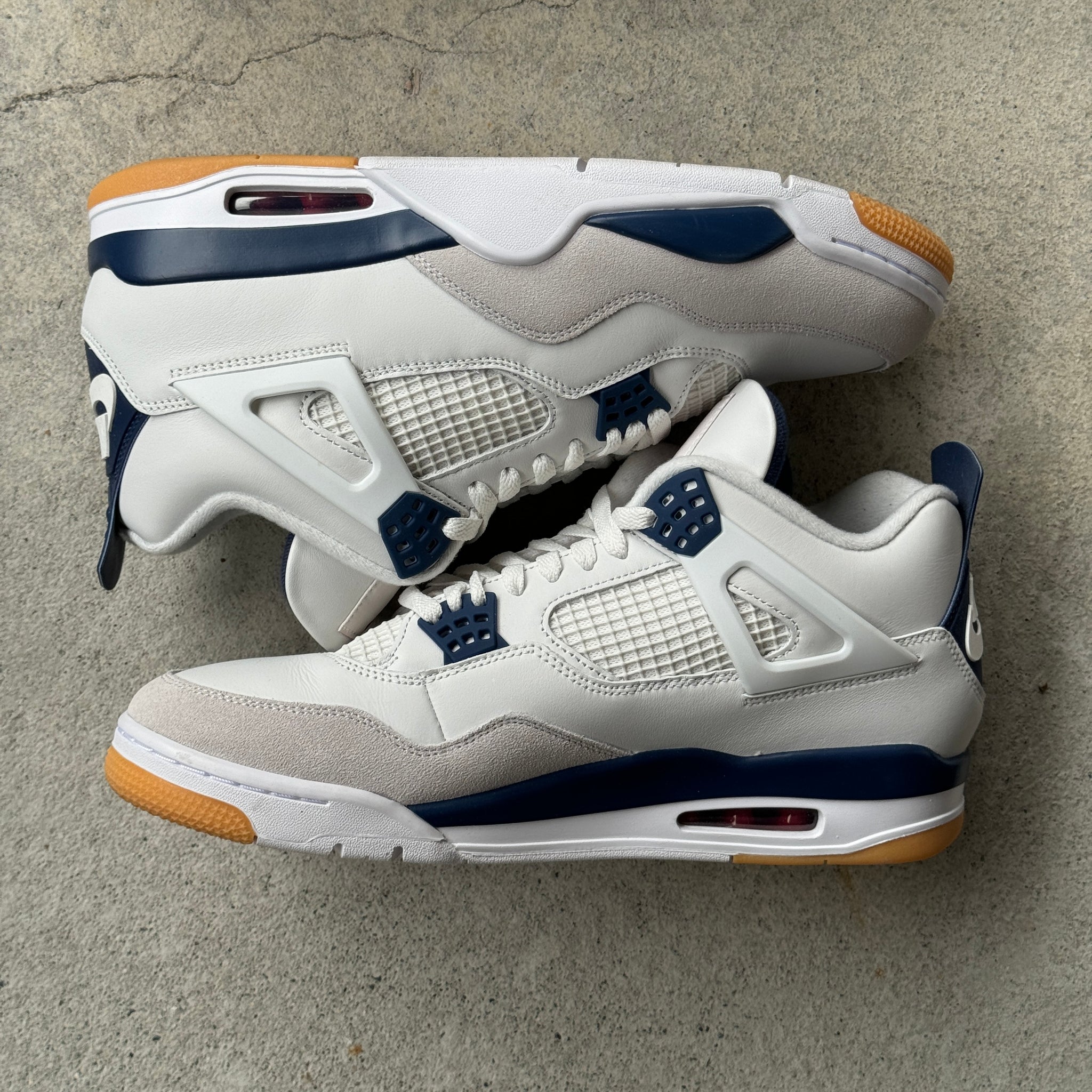 12.5 US - JORDAN 4 SB NAVY W BOX 2025