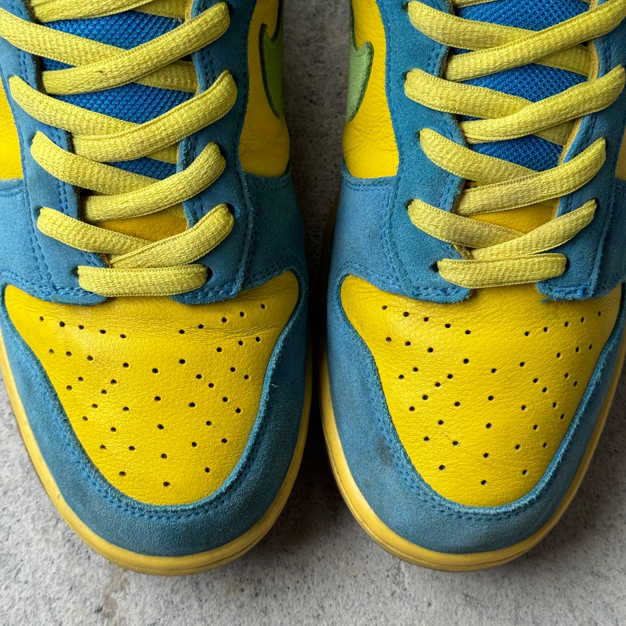 11 US - NIKE SB DUNK HIGH MARGE SIMPSON 2008