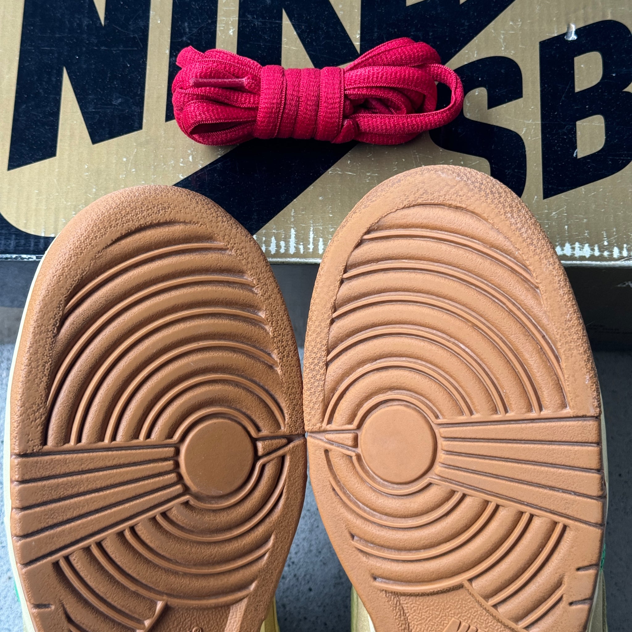 12 US - NIKE SB DUNK LOW BROOKLYN PROJECTS W BOX 2009