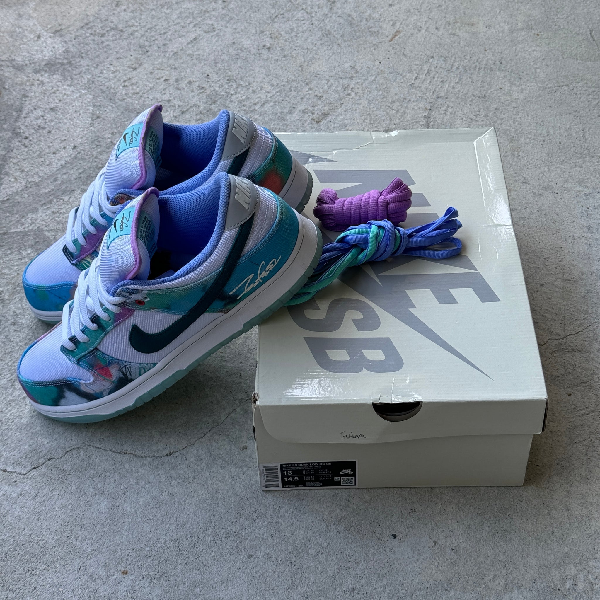 13 US - NIKE SB DUNK LOW FUTURA BLEACHED AQUA W BOX 2024