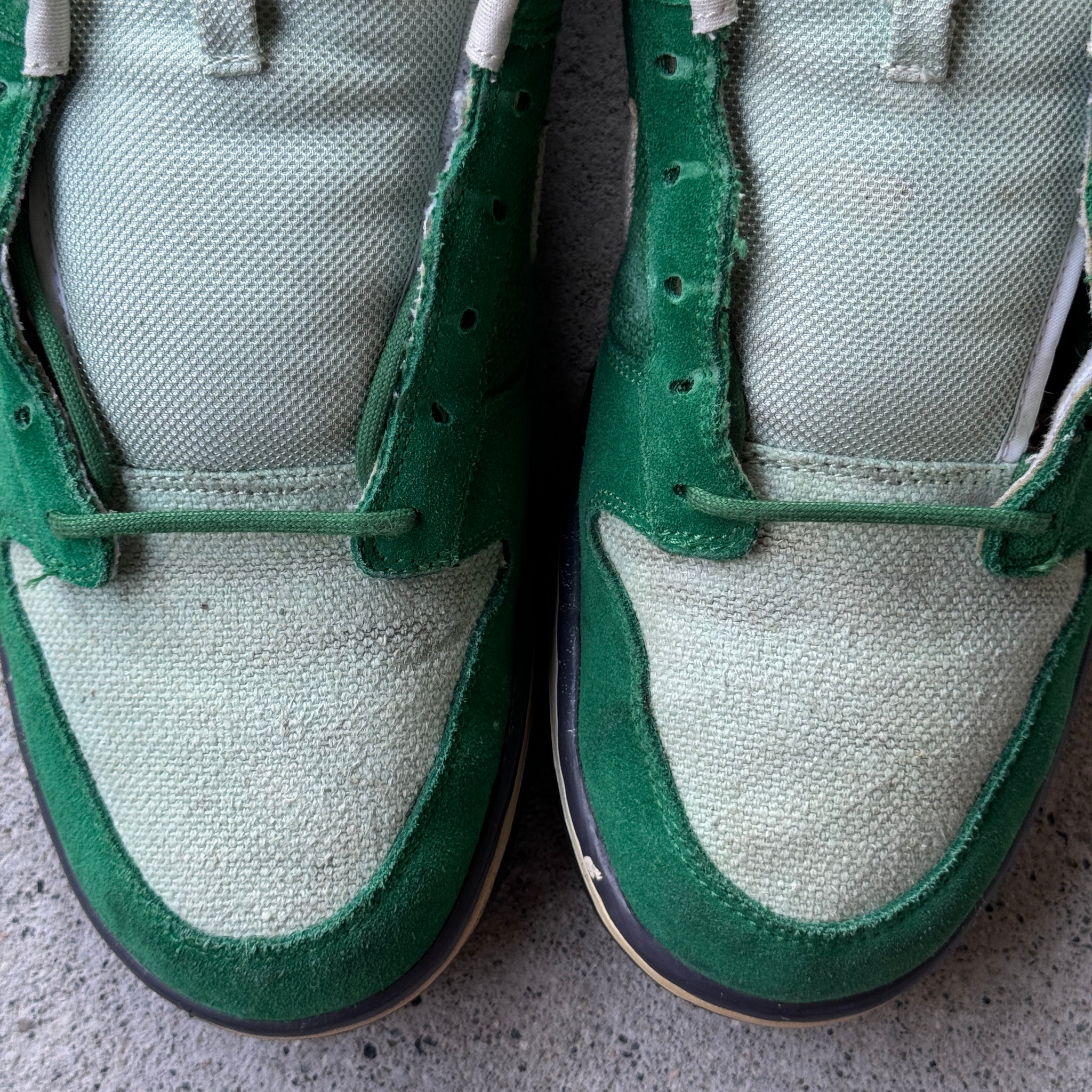 12 US - NIKE SB DUNK LOW WALLENBERG W BOX 2010