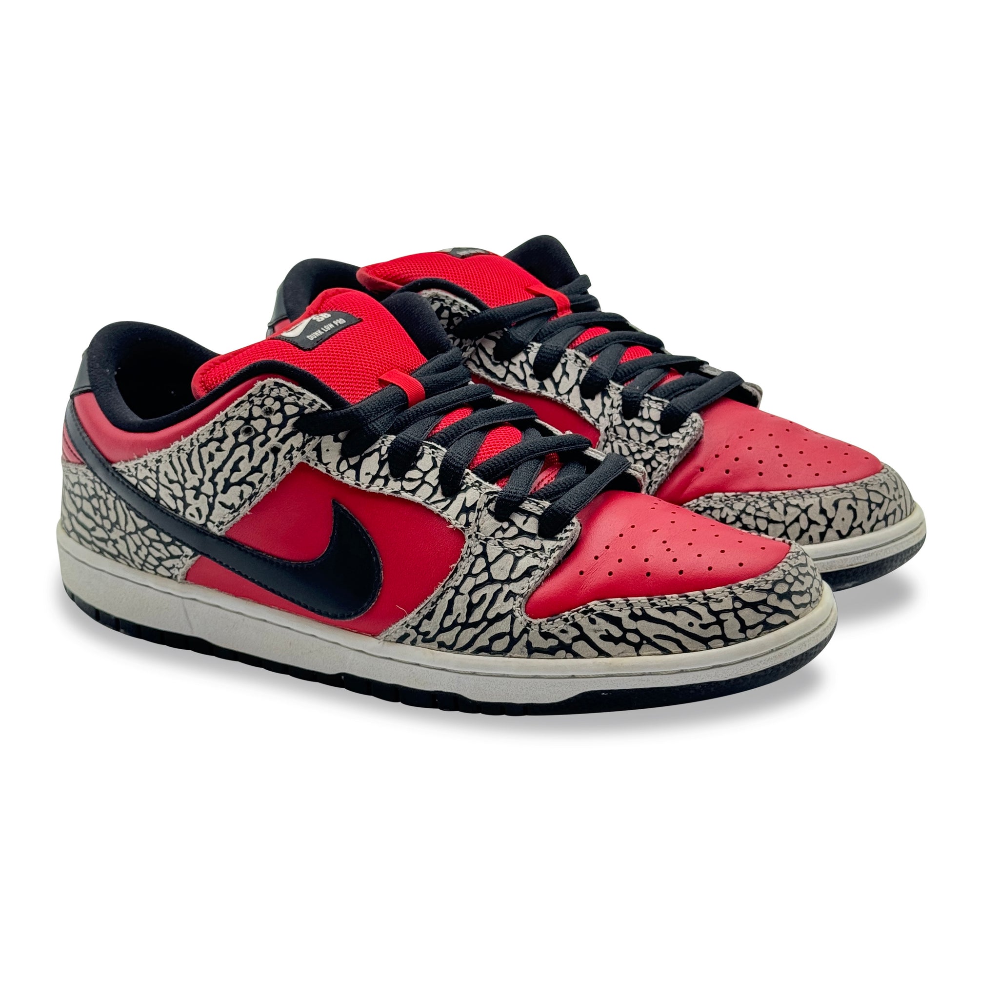 11.5 US - NIKE SB DUNK LOW SUPREME RED CEMENT W BOX 2012