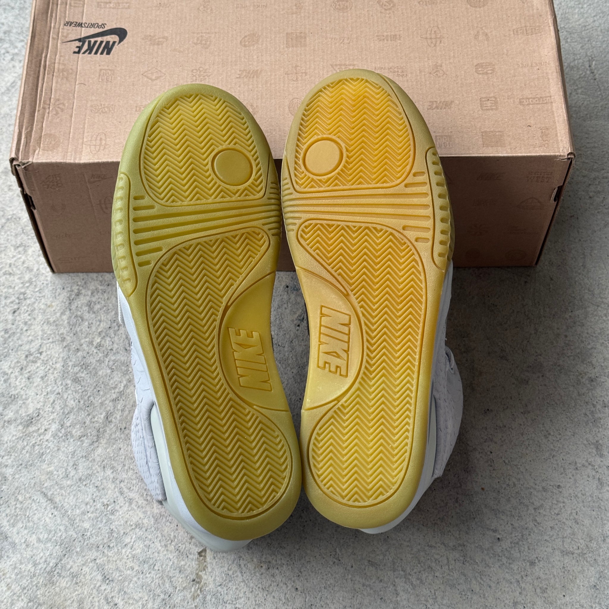 11 US - DS NIKE AIR YEEZY 2 PURE PLATNIUM W BOX 2014