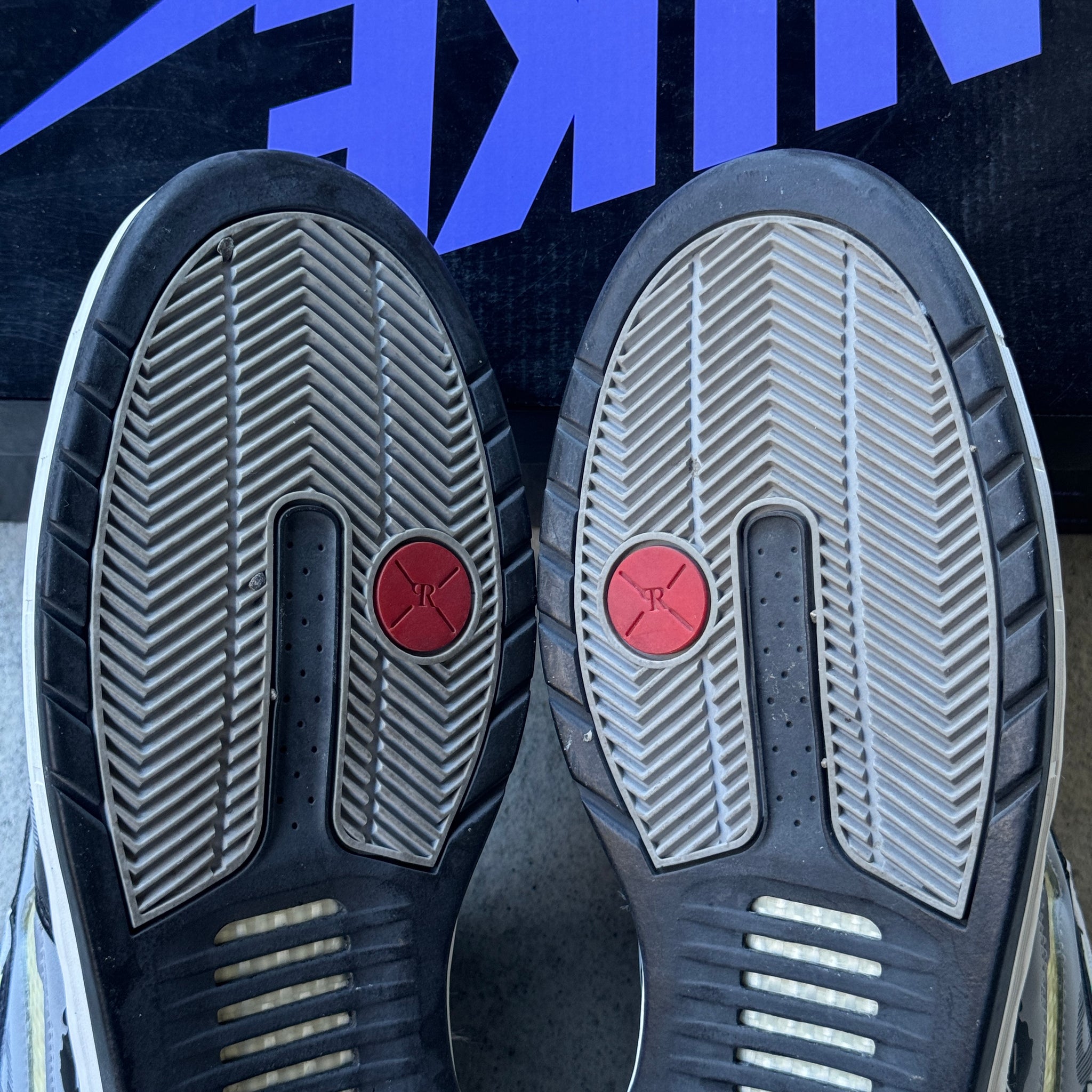 13 US - NIKE SB ZOOM AIR FUTURA PROD W BOX 2005