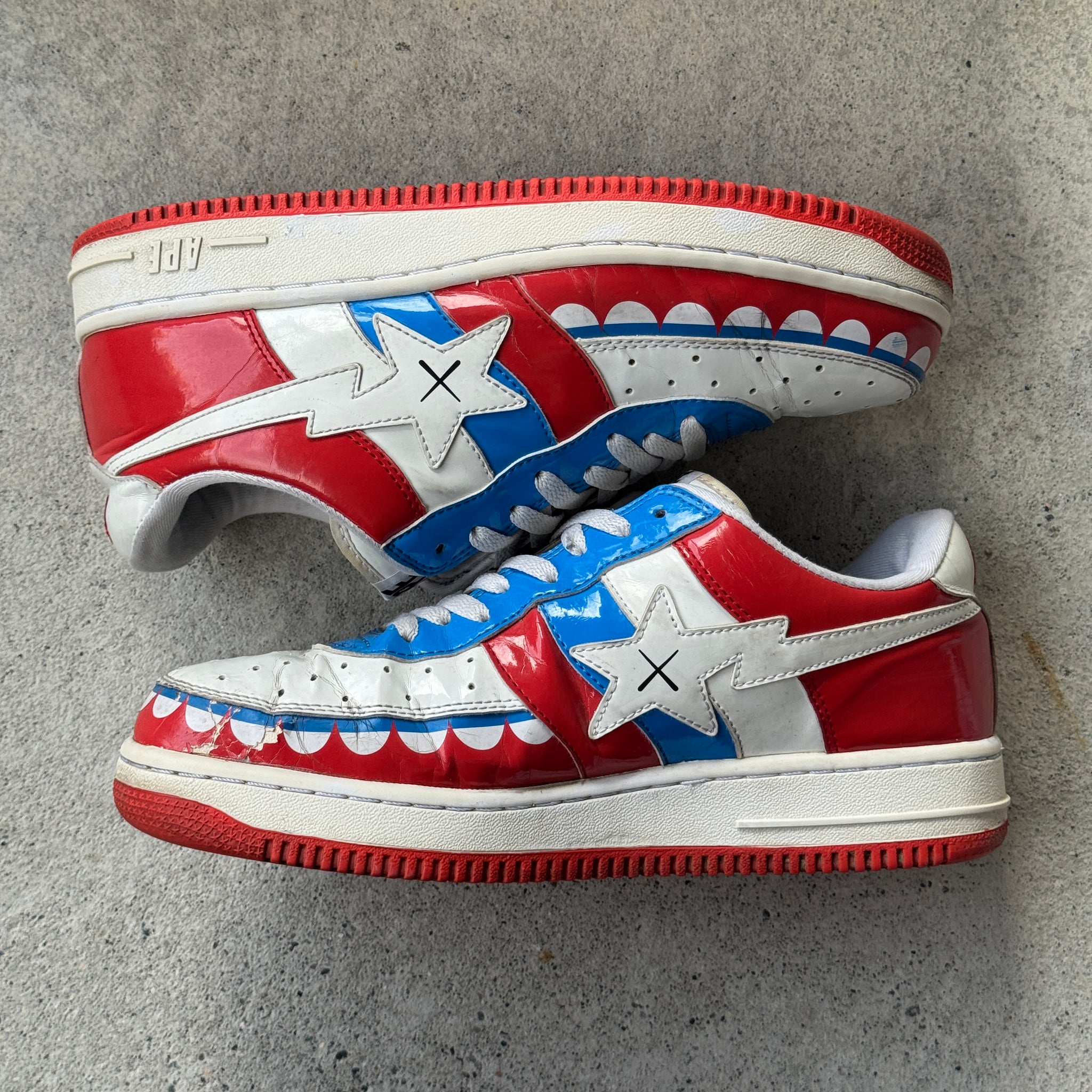 10 US - BAPESTA FS-001 KAWS CHOMPERS W BOX 2006