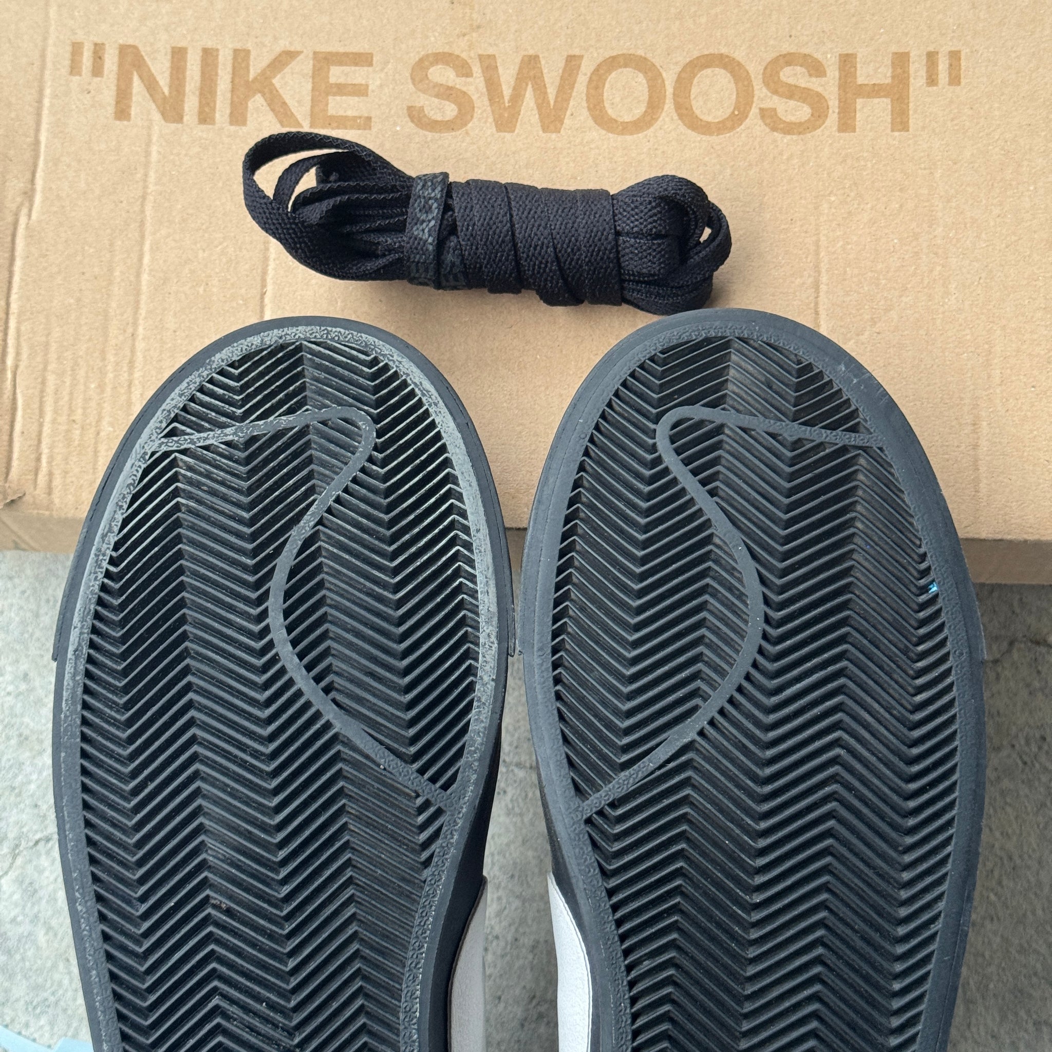 9.5 US - NIKE BLAZER MID OFF WHITE GRIM REAPER W BOX 2018