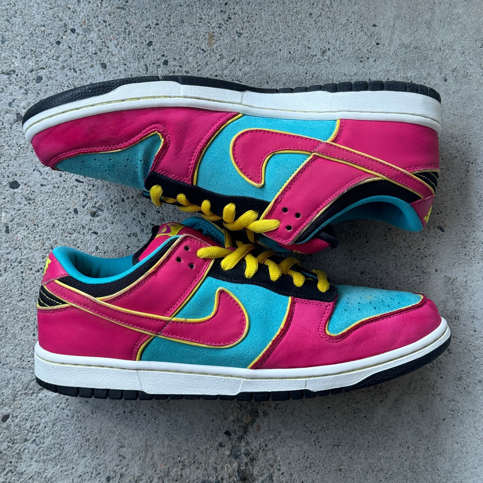 10 US - NIKE SB DUNK LOW MS PACMAN 2009
