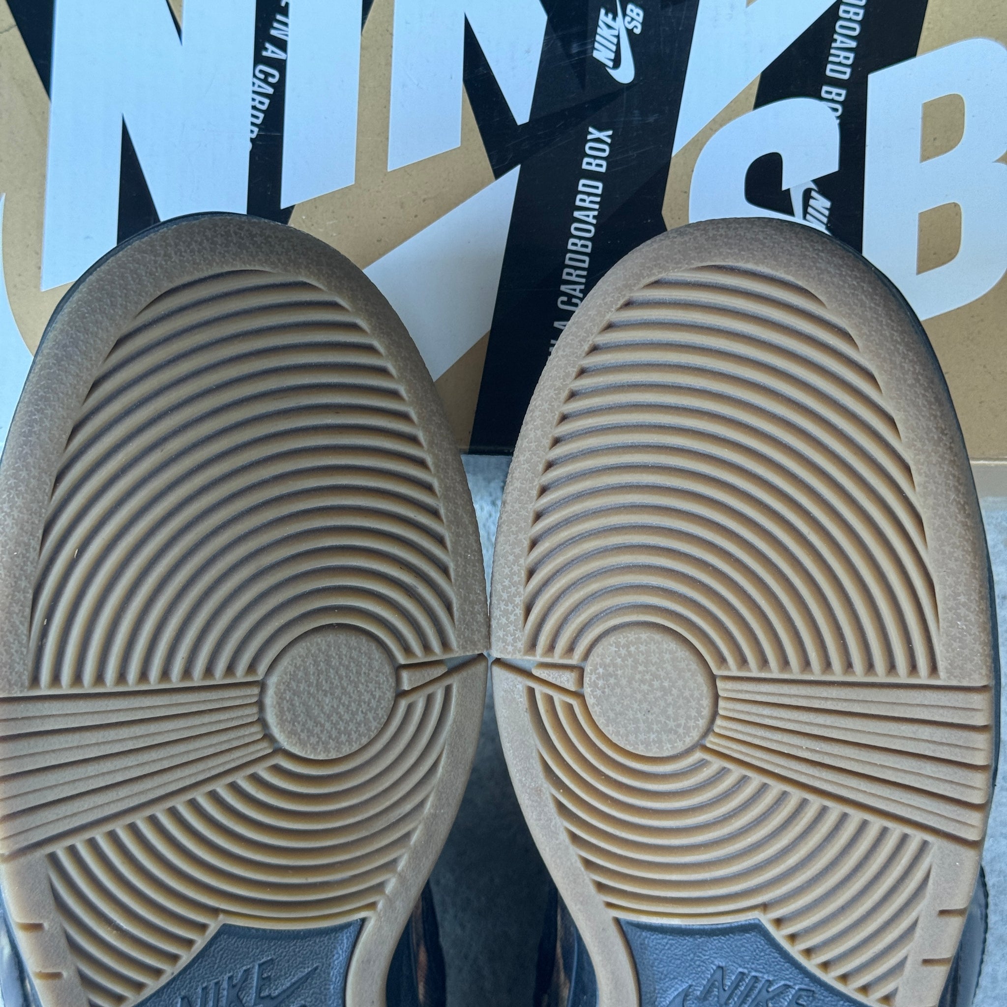 9 US - NIKE SB DUNK LOW PUSHEAD 2 W BOX 2012
