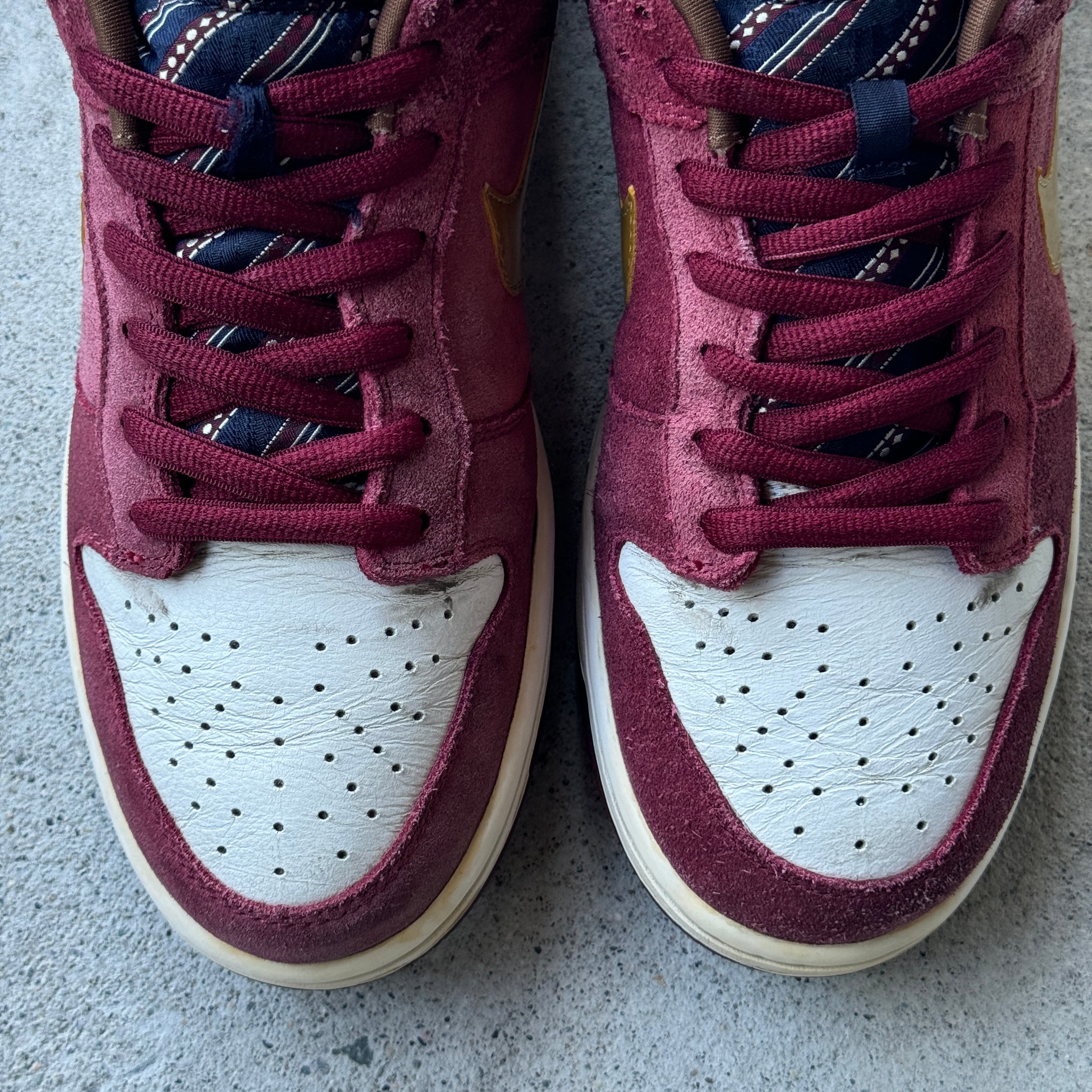 11 US - NIKE SB DUNK LOW ANCHORMAN 2009