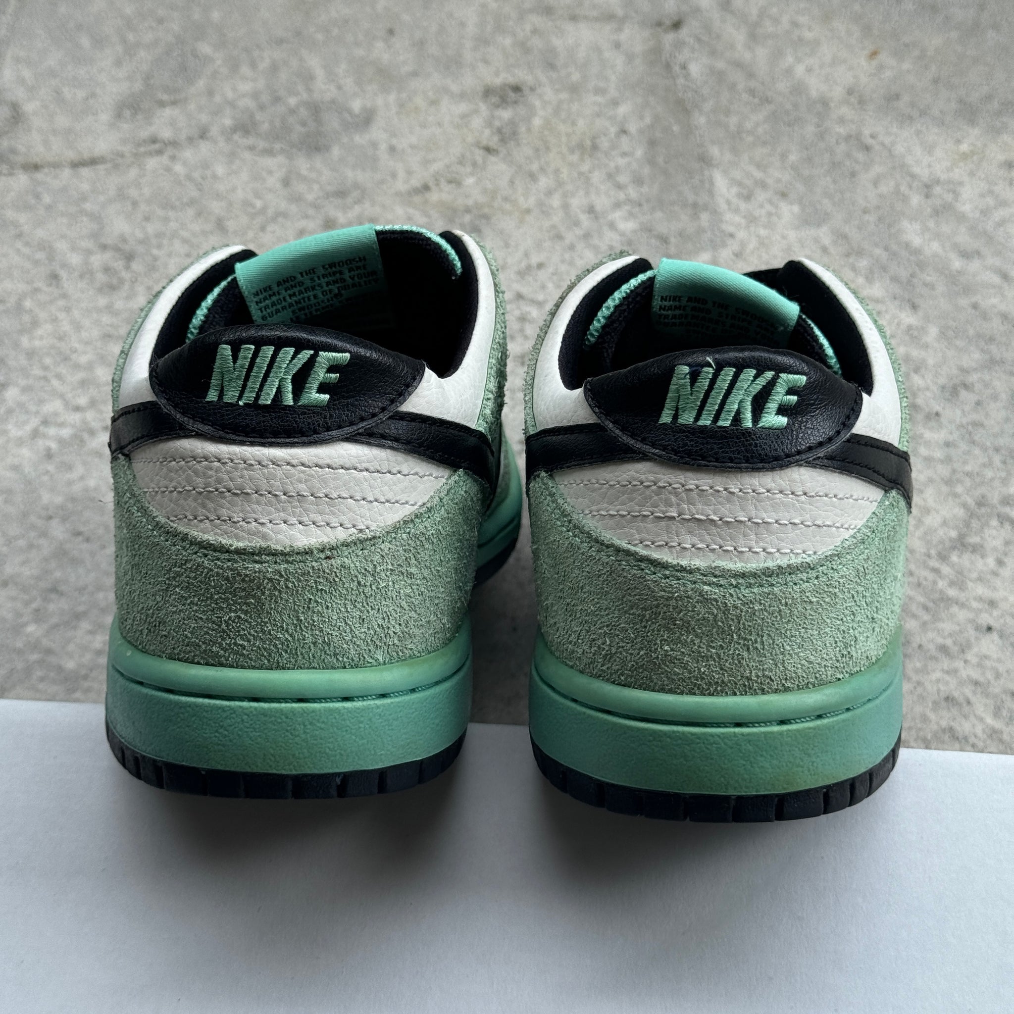 8 US - NIKE SB DUNK LOW SEA CRYSTAL 2016