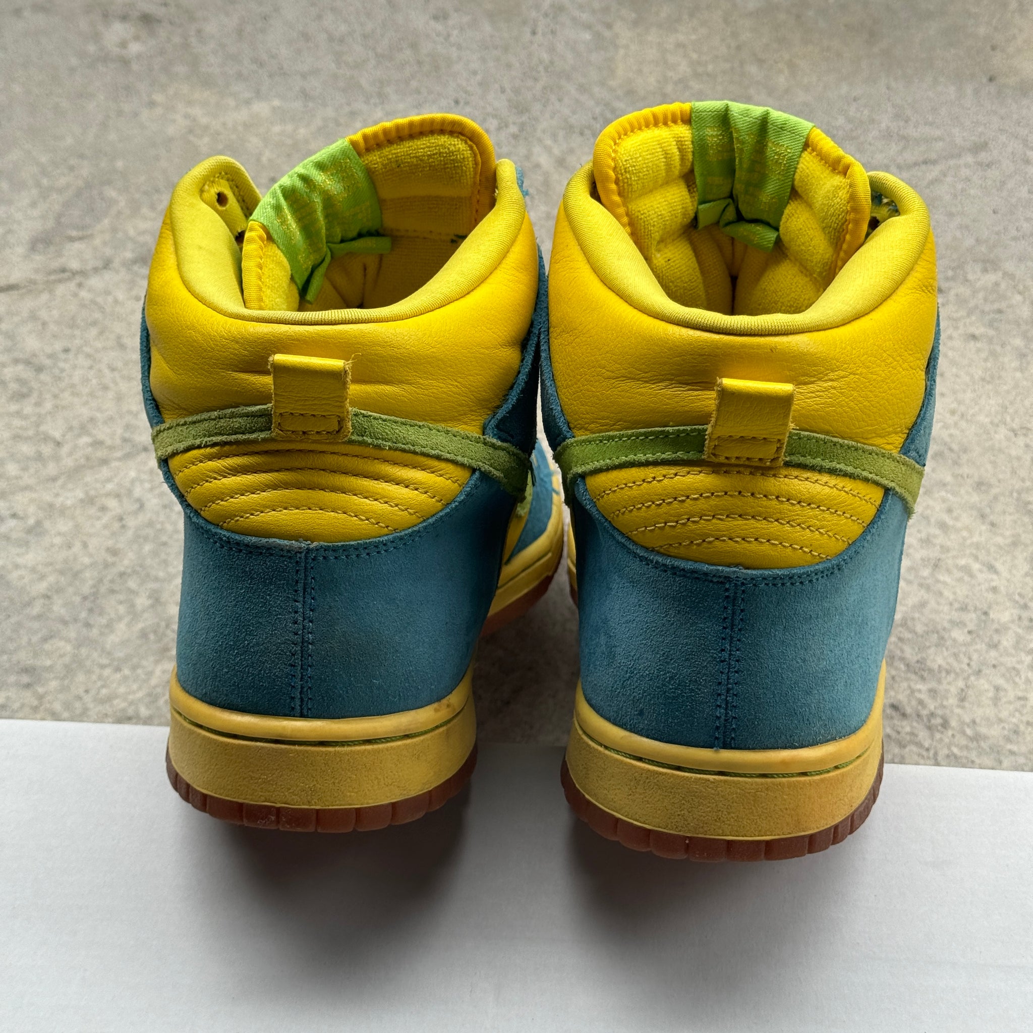 11 US - NIKE SB DUNK HIGH MARGE SIMPSON 2008