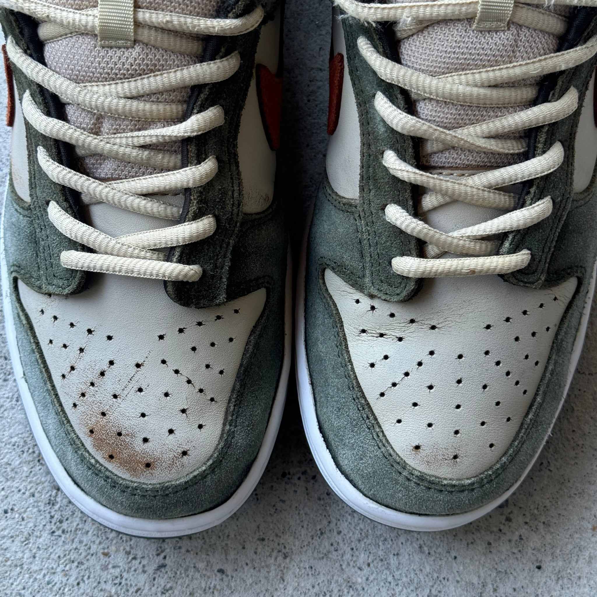 10 US - NIKE SB DUNK LOW EMB "UN-ERIE" 2006