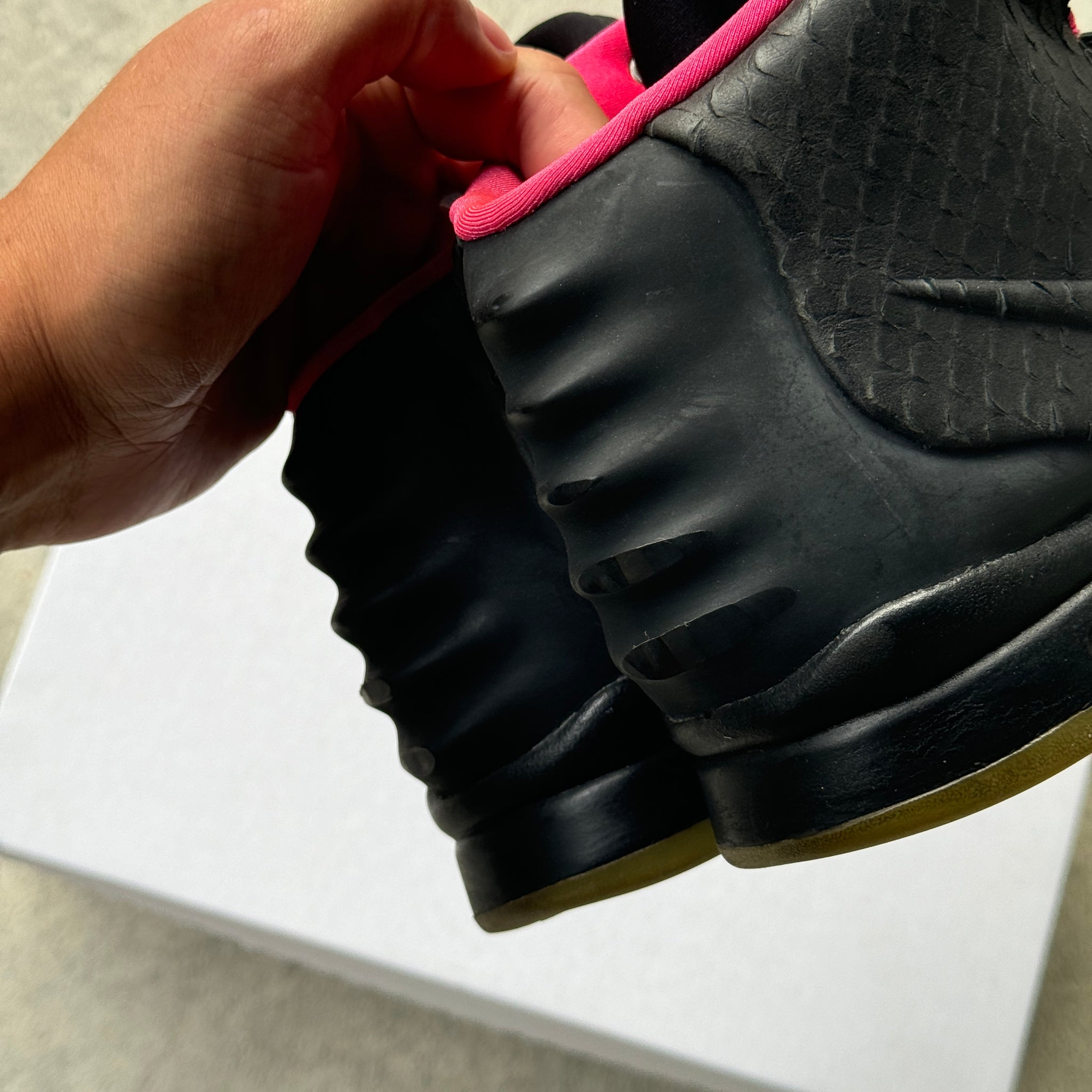 8 US - NIKE AIR YEEZY 2 SOLAR RED 2014