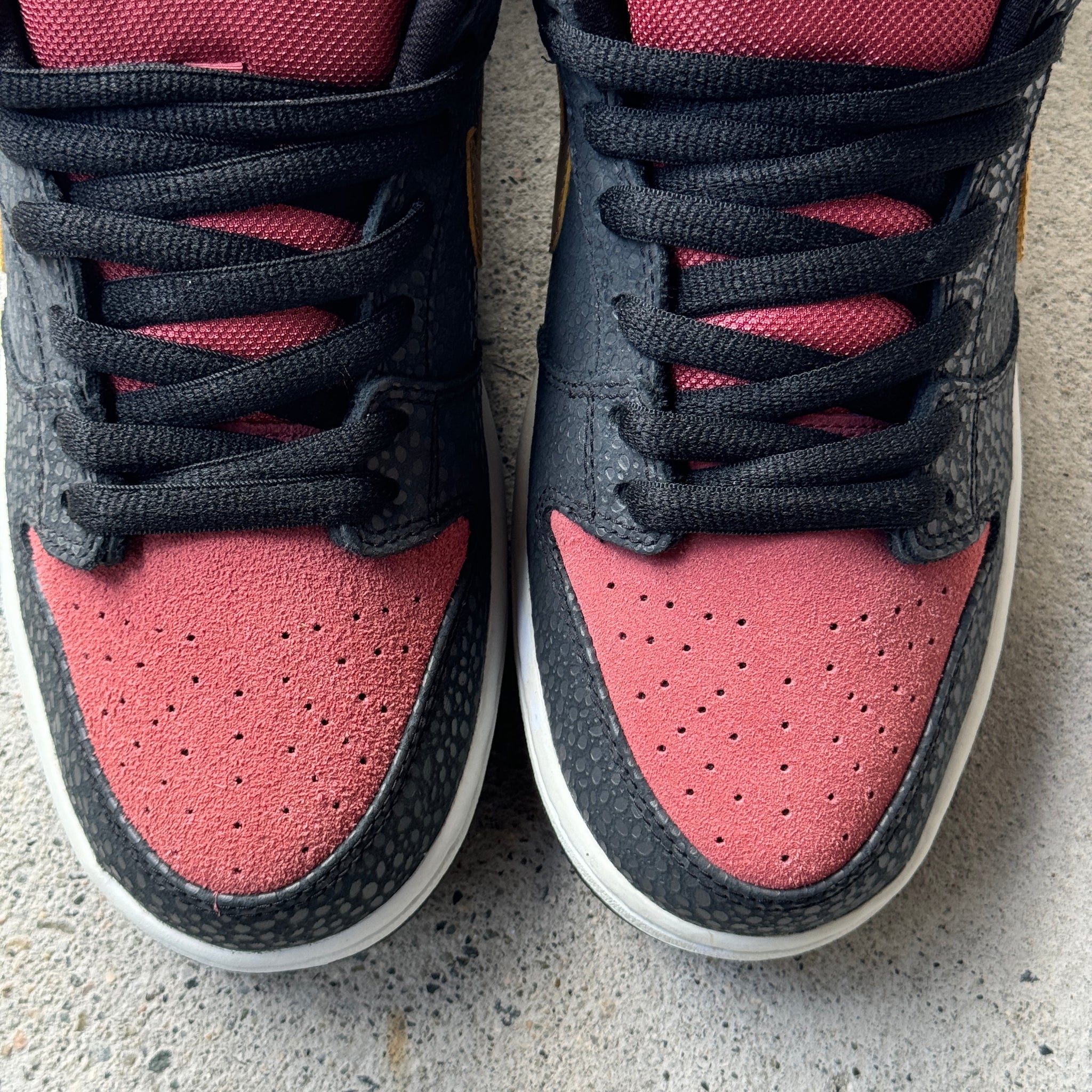 9.5 US - NIKE SB DUNK LOW WALK OF FAME 2013
