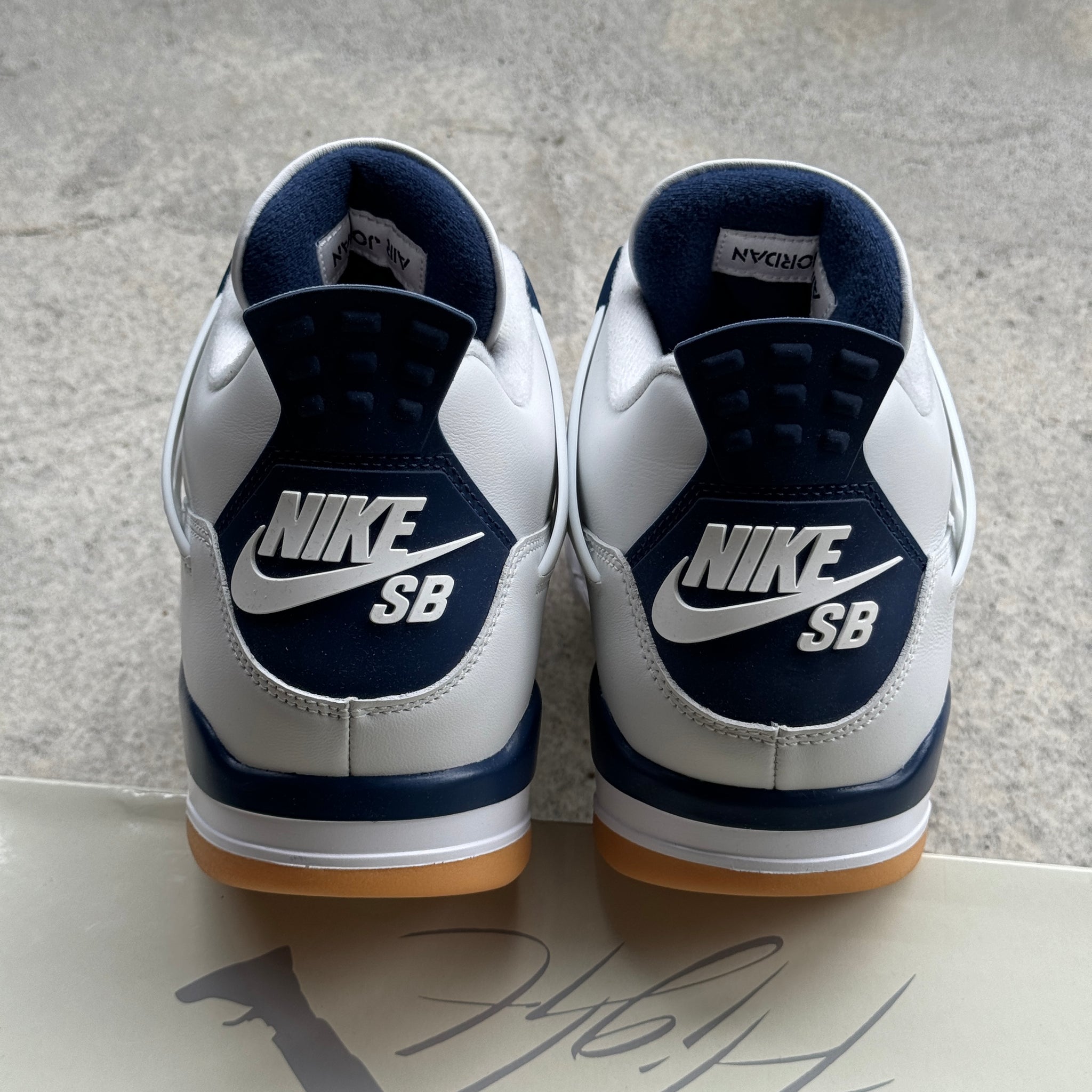 12.5 US - JORDAN 4 SB NAVY W BOX 2025
