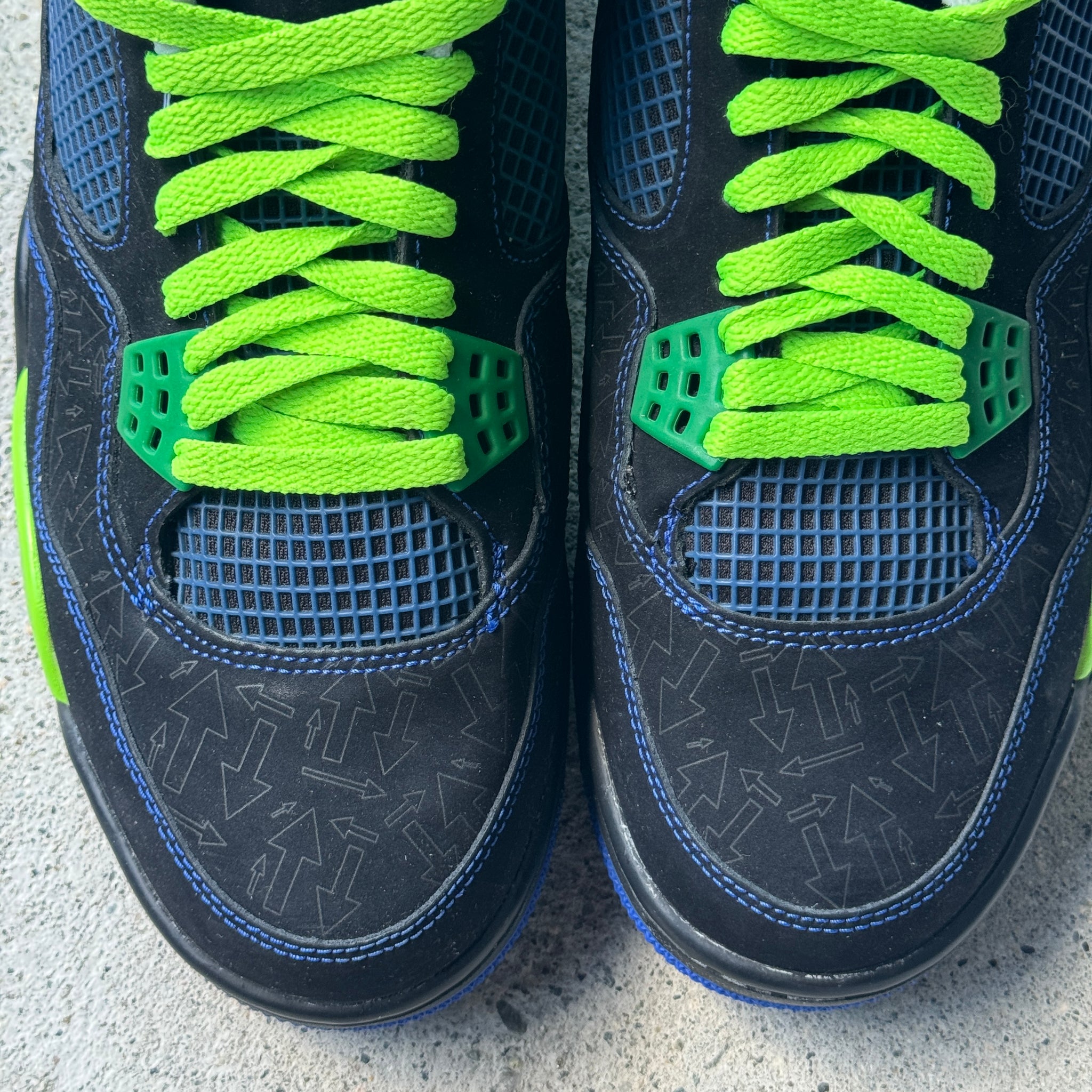 9.5 US - DS JORDAN 4 DOERNBECHER W BOX 2011