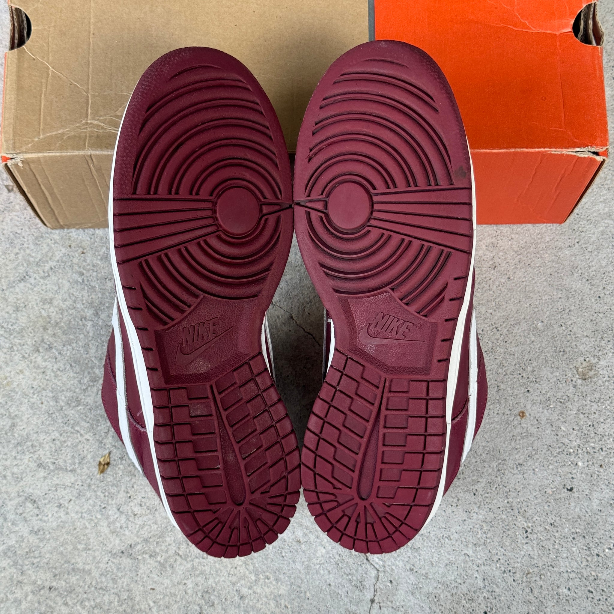 9.5 US - NIKE DUNK LOW PRO B TEAM RED W BOX 2001