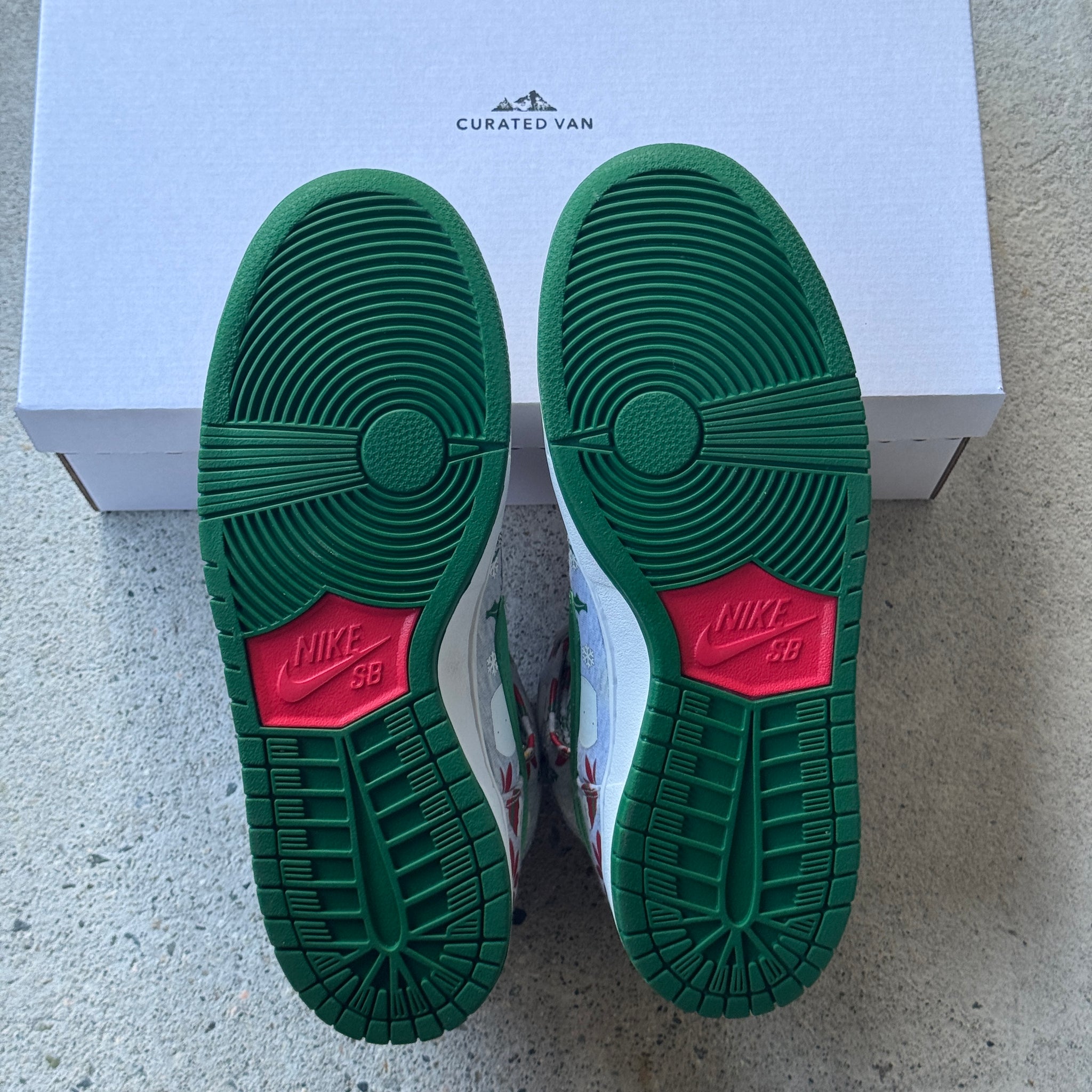 9.5 US - NIKE SB DUNK HIGH CONCEPTS UGLY CHRISTMAS SWEATER 2013