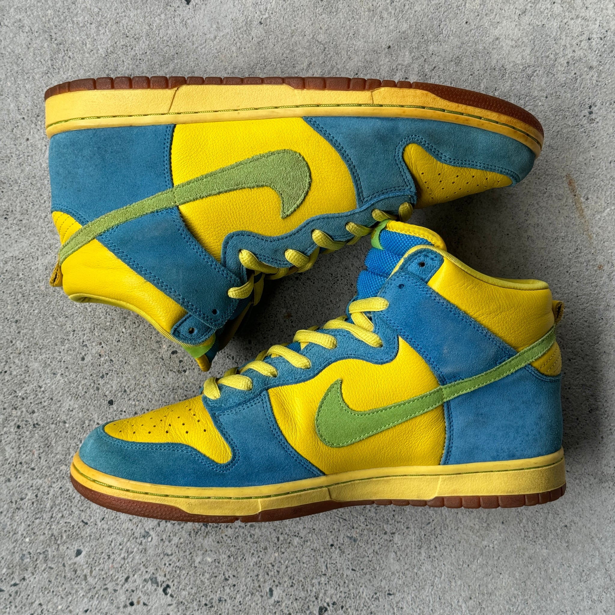 11 US - NIKE SB DUNK HIGH MARGE SIMPSON 2008