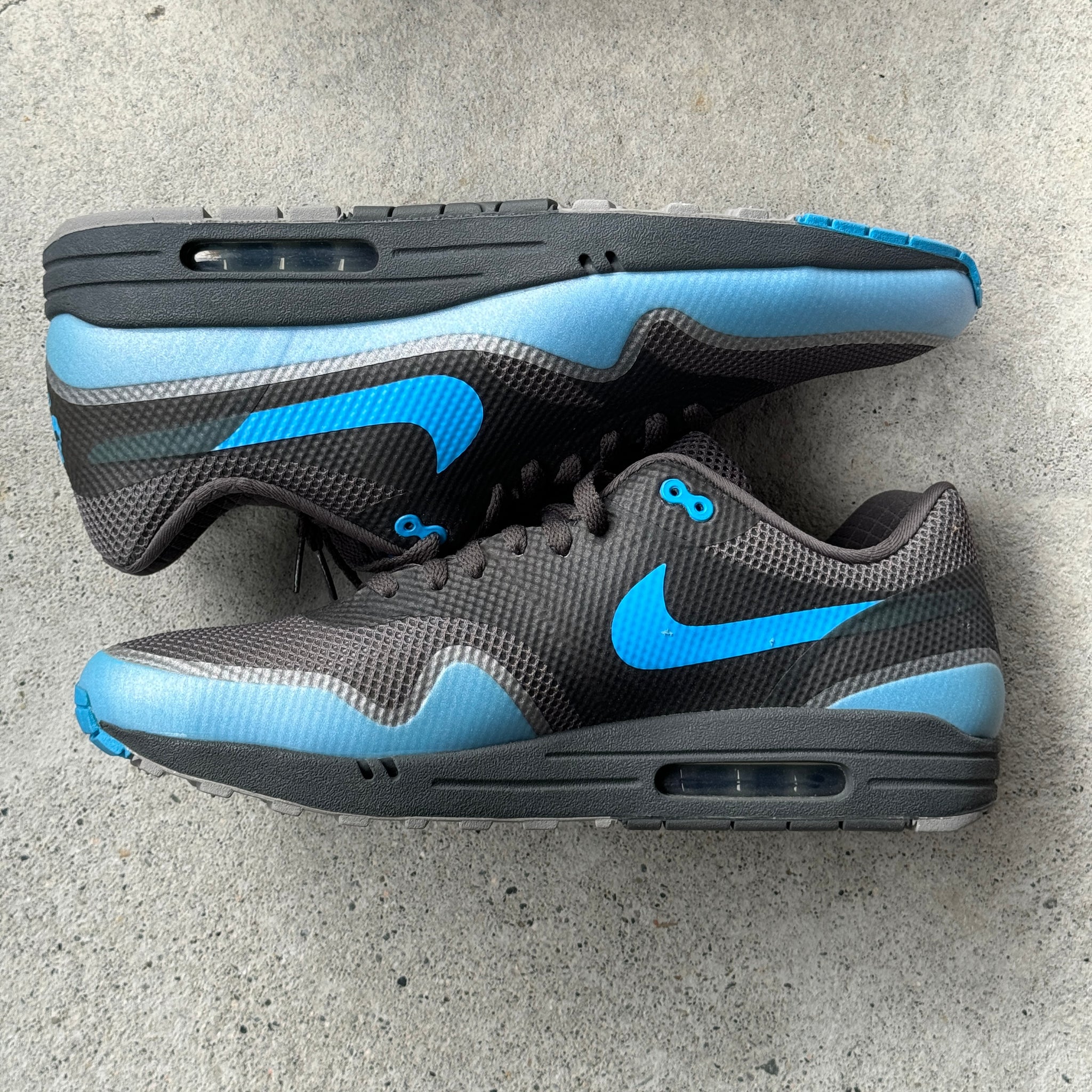 13 US - DS AIR MAX 1 HYPERFUSE BLUE GLOW W BOX 2011