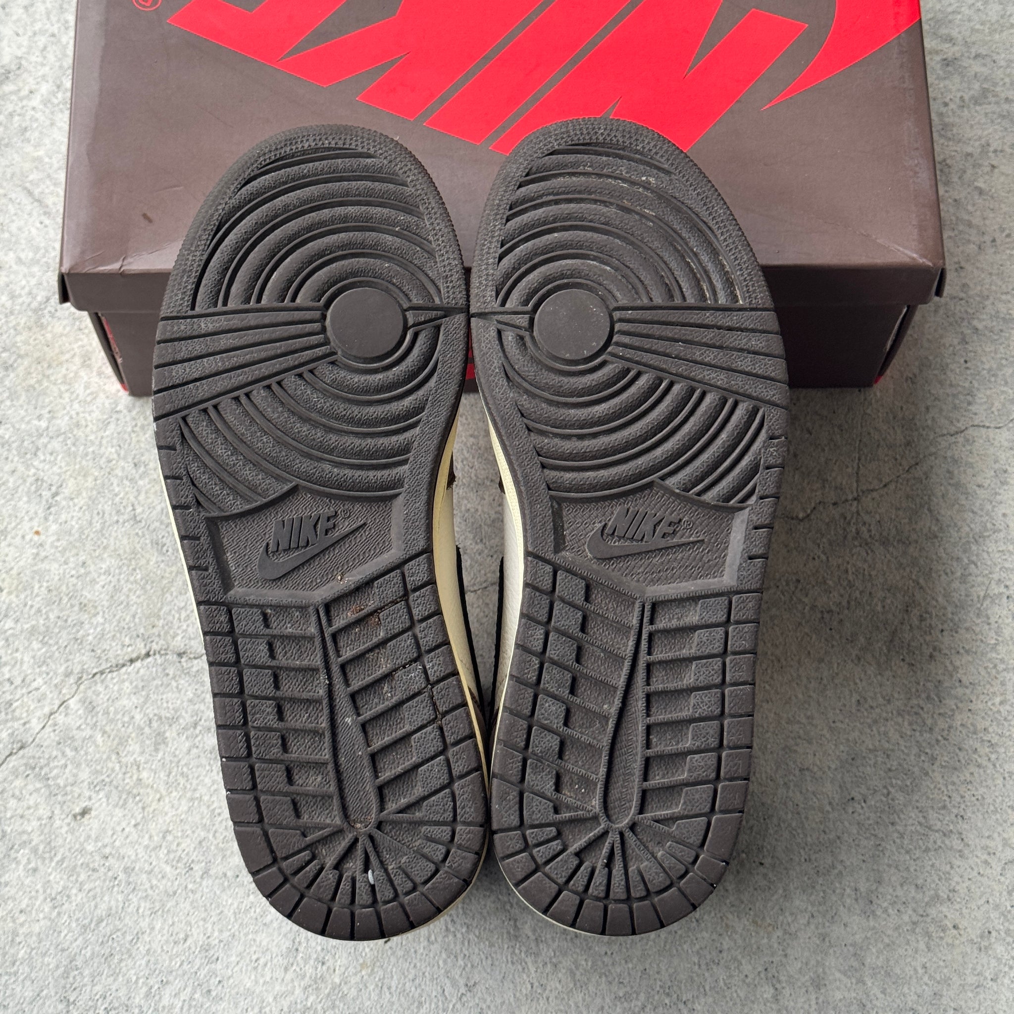 9 US - JORDAN 1 HIGH TRAVIS SCOTT MOCHA W BOX 2019