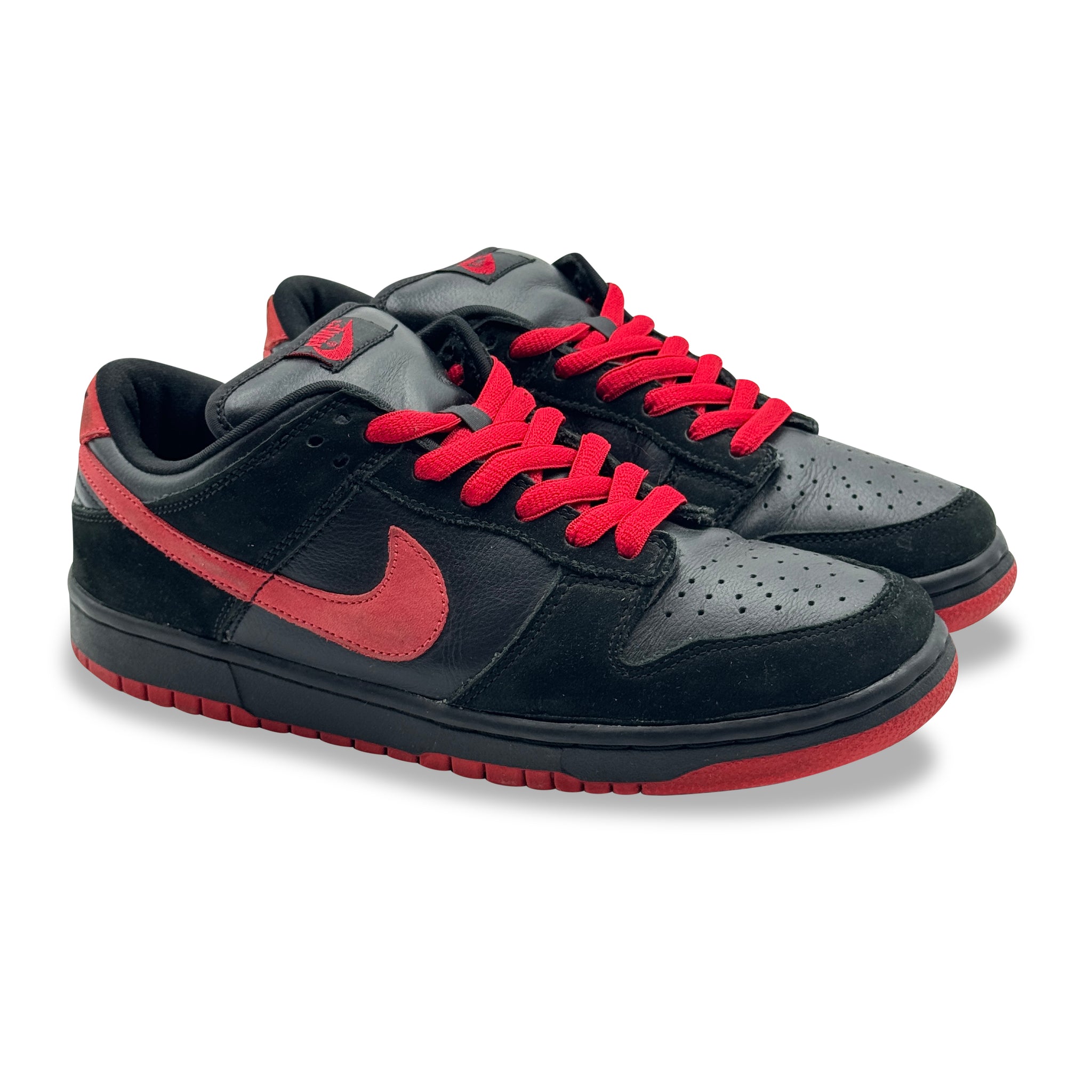 9.5 US - NIKE SB DUNK LOW BLACK VAMPS W BOX 2004