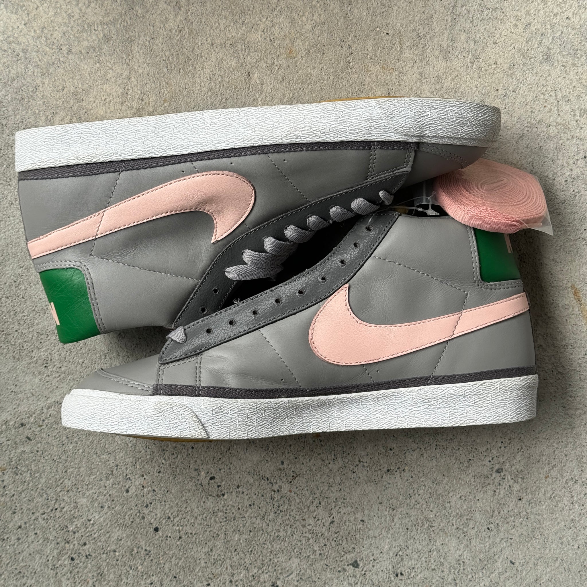12 US - DS NIKE BLAZER MID TWISTED PREP 2003