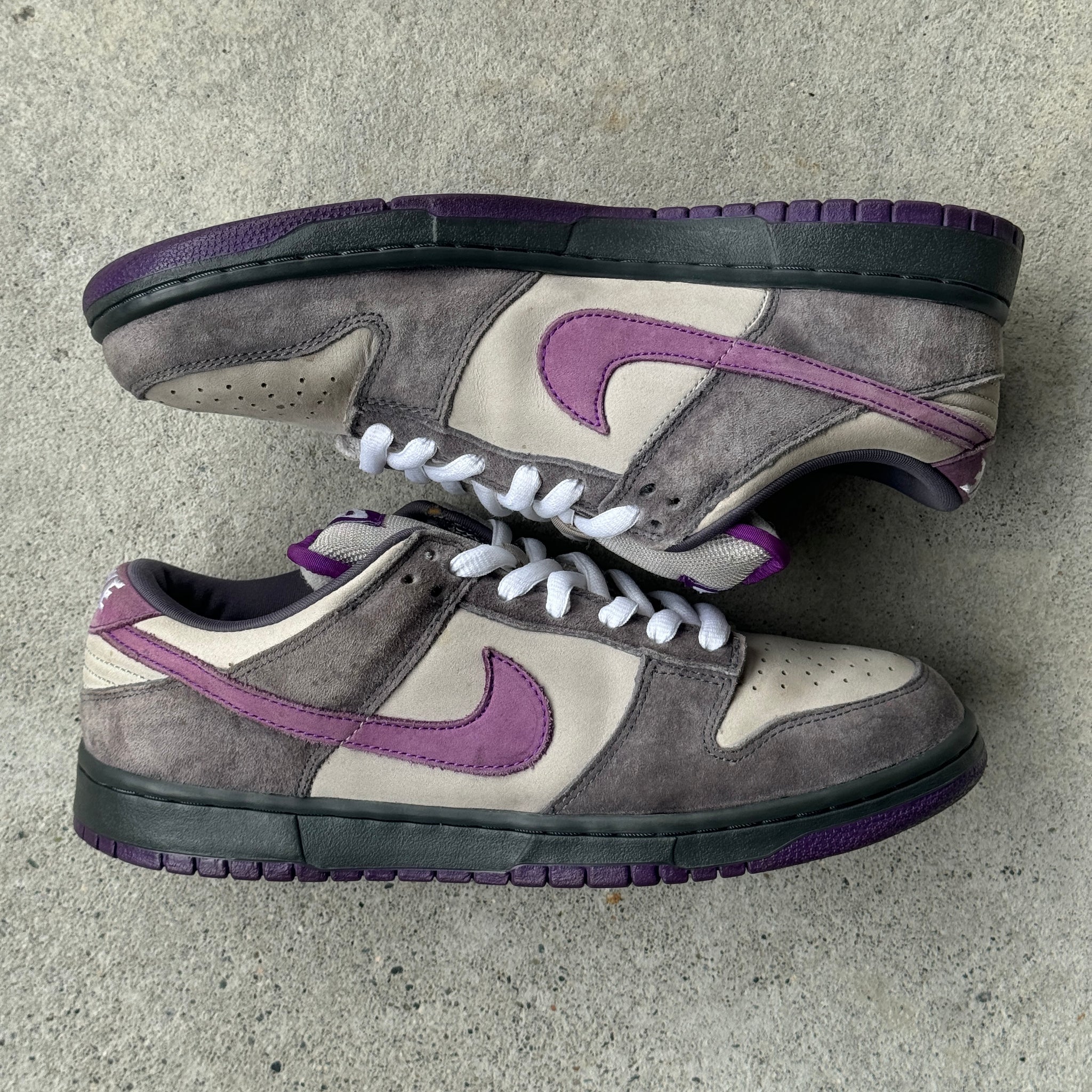 9.5 US - NIKE SB DUNK LOW PURPLE PIGEON 2006