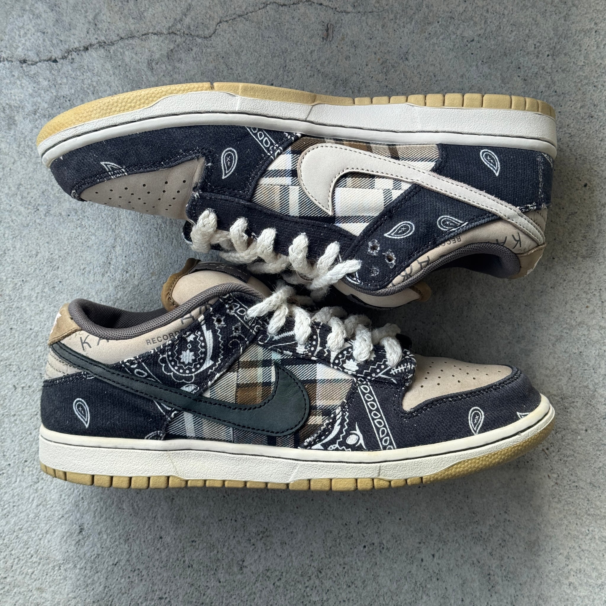 8.5 US - NIKE SB DUNK LOW TRAVIS SCOTT 2020