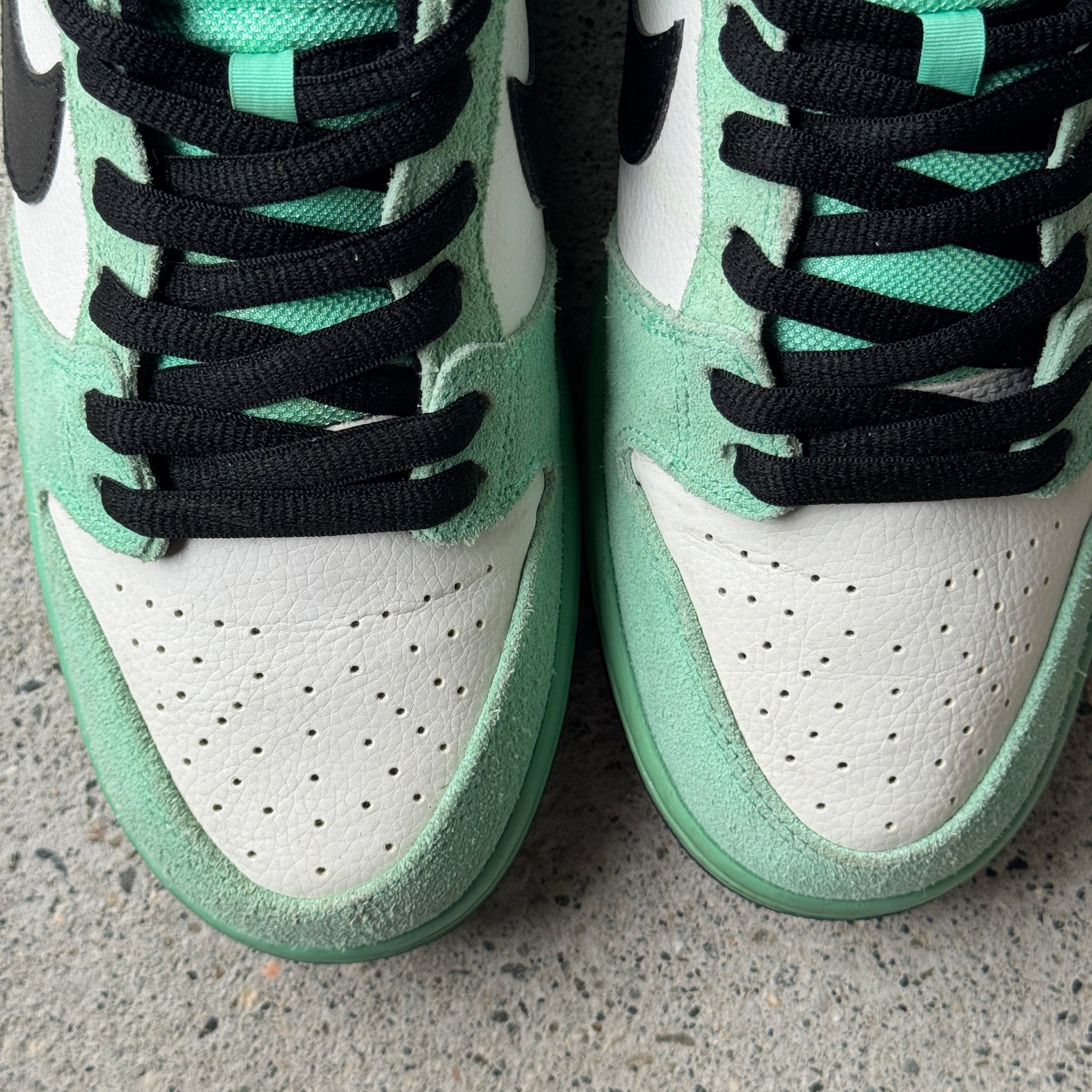 11 US - NIKE SB DUNK LOW SEA CRYSTAL 2016
