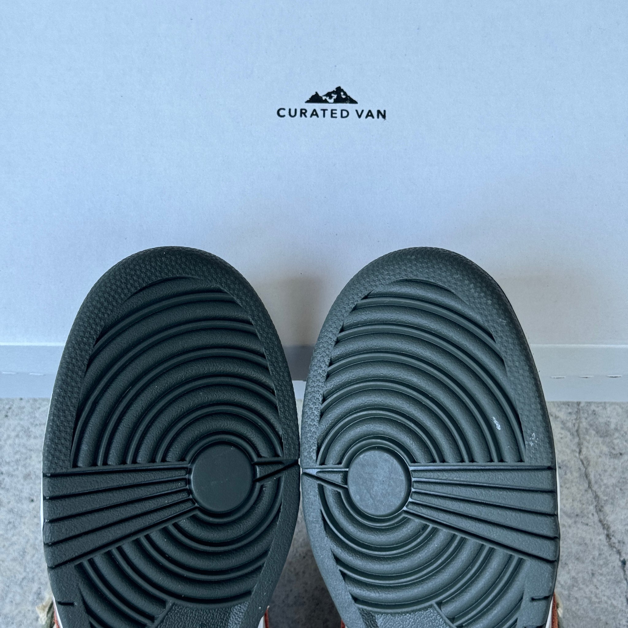 10 US - NIKE SB DUNK LOW EMB "UN-ERIE" 2006