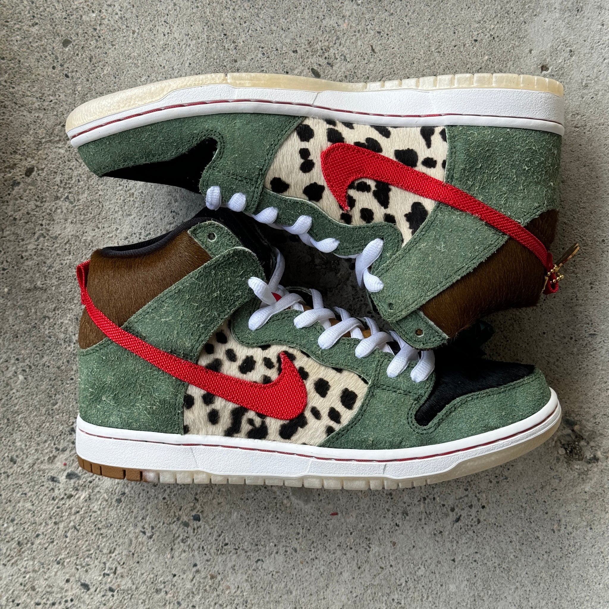 12 US - DS NIKE SB DUNK HIGH DOG WALKER SPECIAL BOX 2019