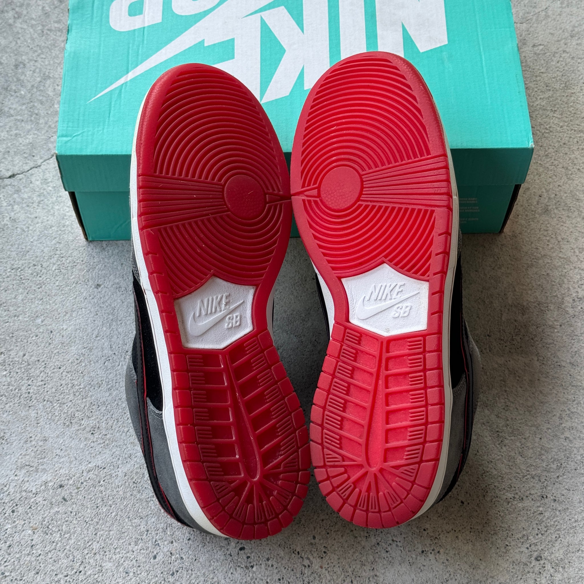 13 US - NIKE SB DUNK LOW ISHOD WAIR SPORTS CAR W BOX 2017