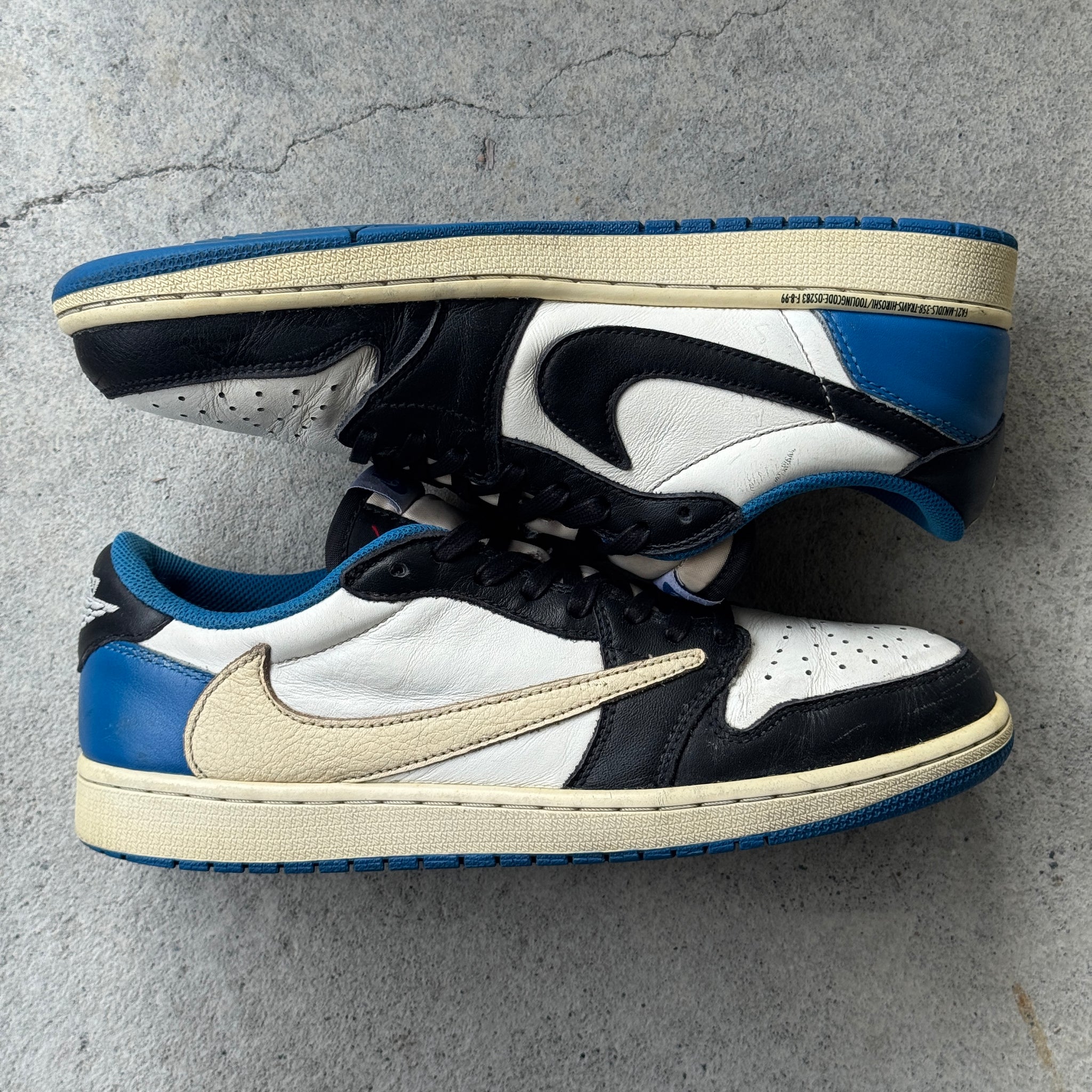 10 US - JORDAN 1 LOW TRAVIS SCOTT FRAGMENT W BOX 2021